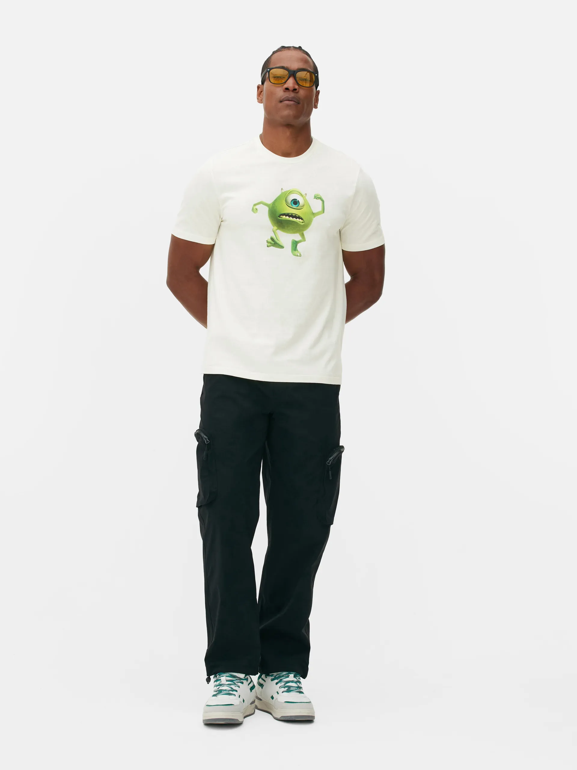 Una camiseta de manga corta con estampado gráfico de Mike Wazowski