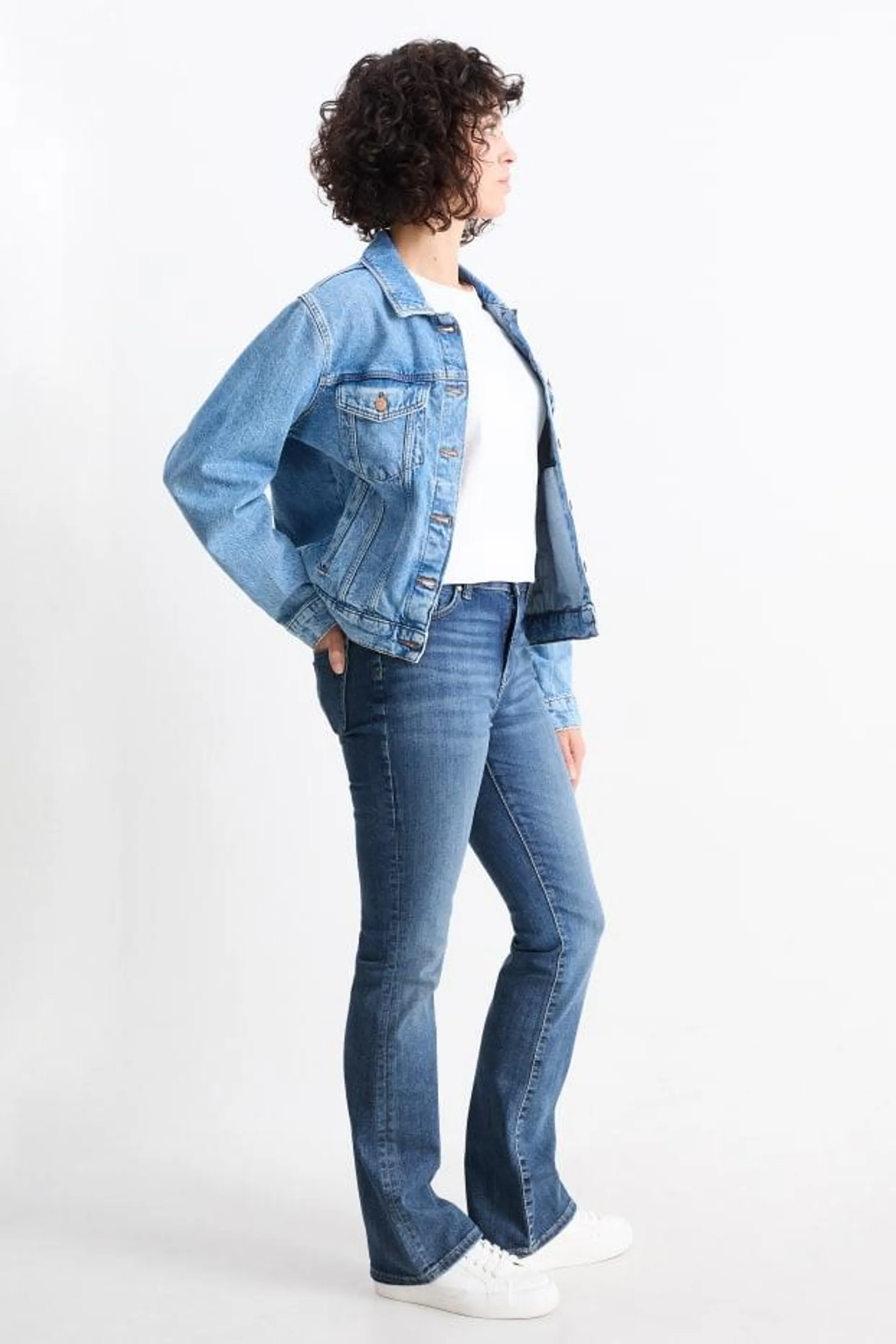 Bootcut jeans - mid-rise waist