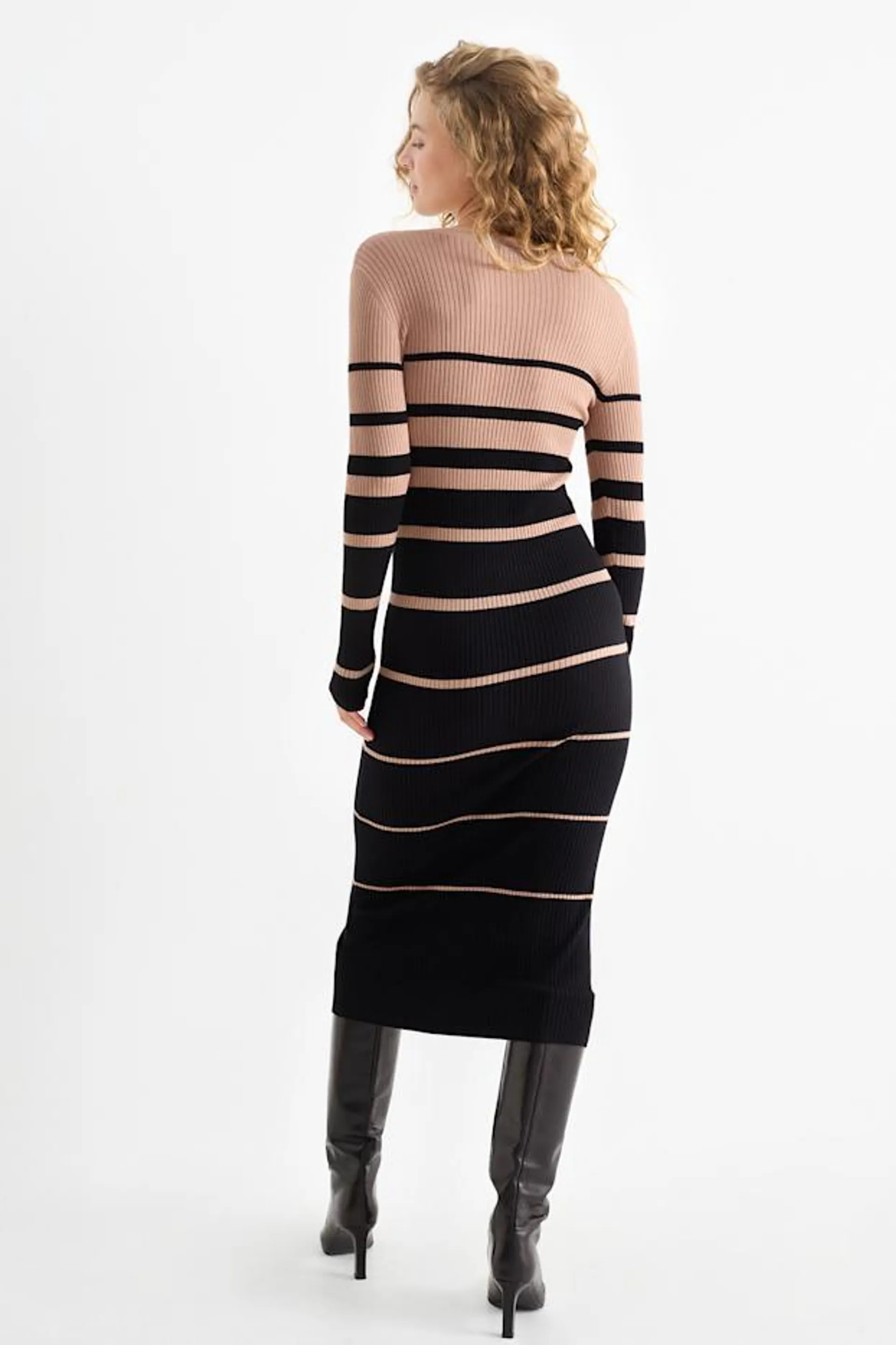 Knitted dress - ribbed - striped