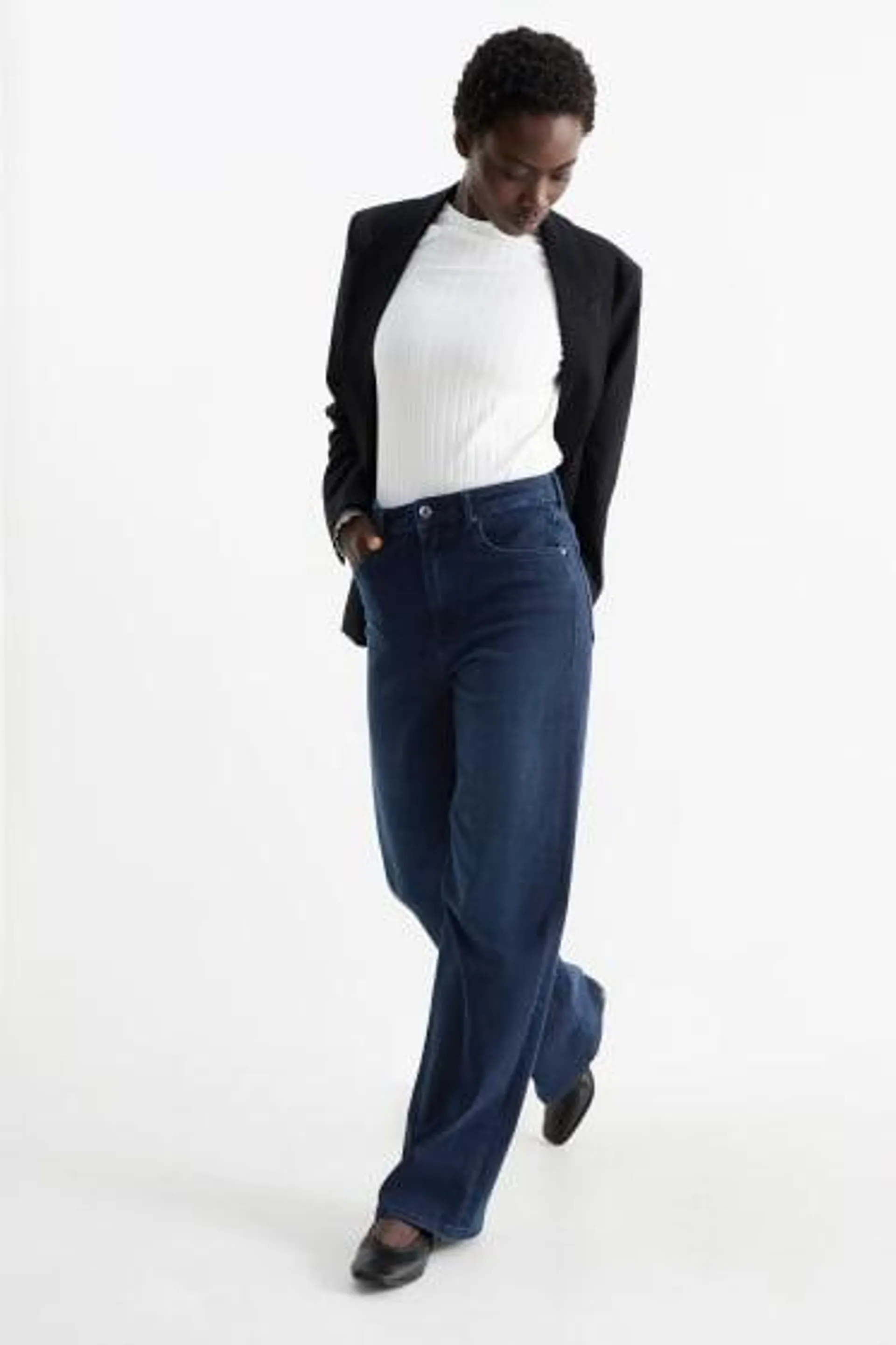 Wide leg jeans - high waist