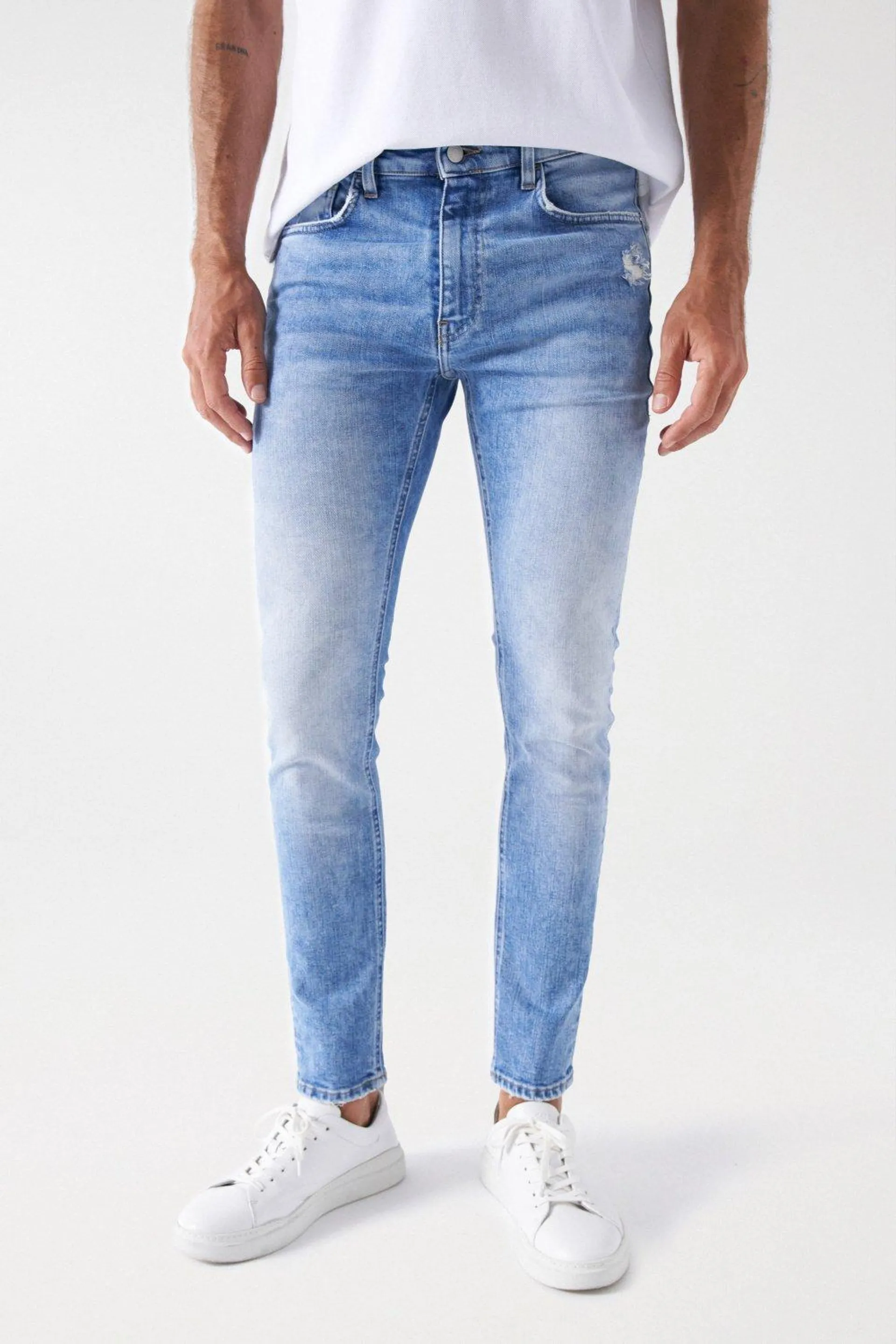 JEANS SKINNY LAVAGEM MÉDIA