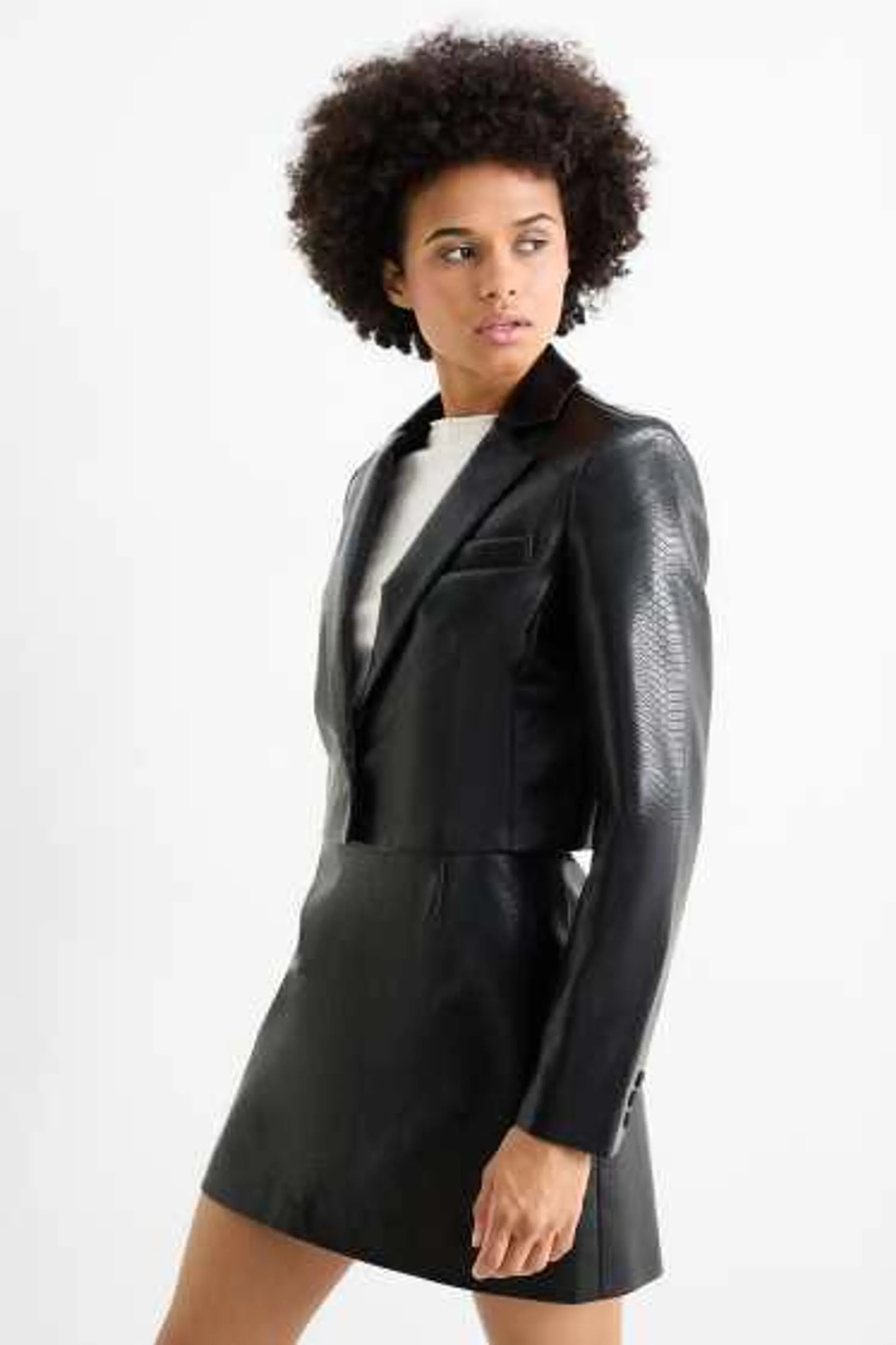 Cropped blazer - faux leather