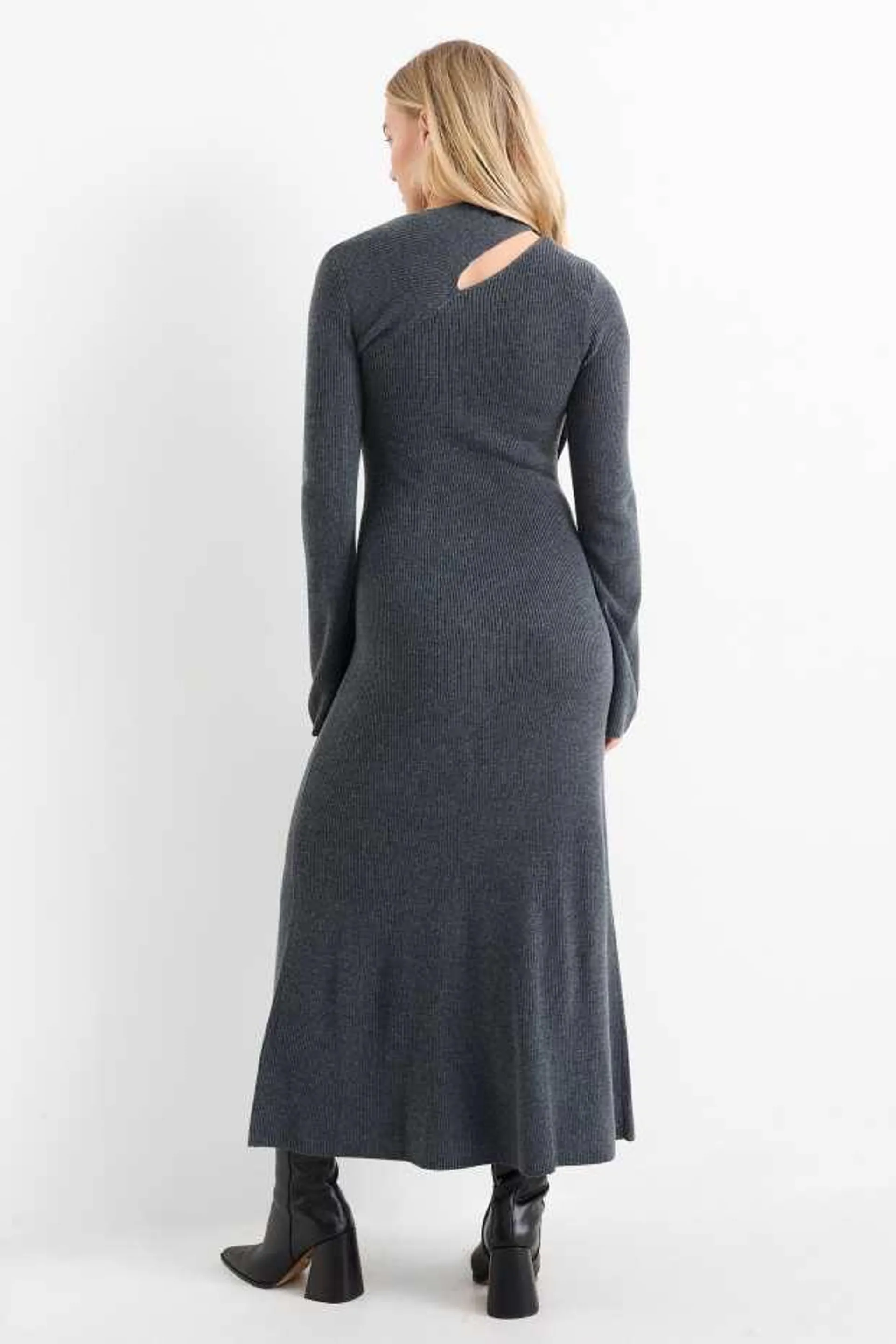 Knitted dress with knot detail - ribbed