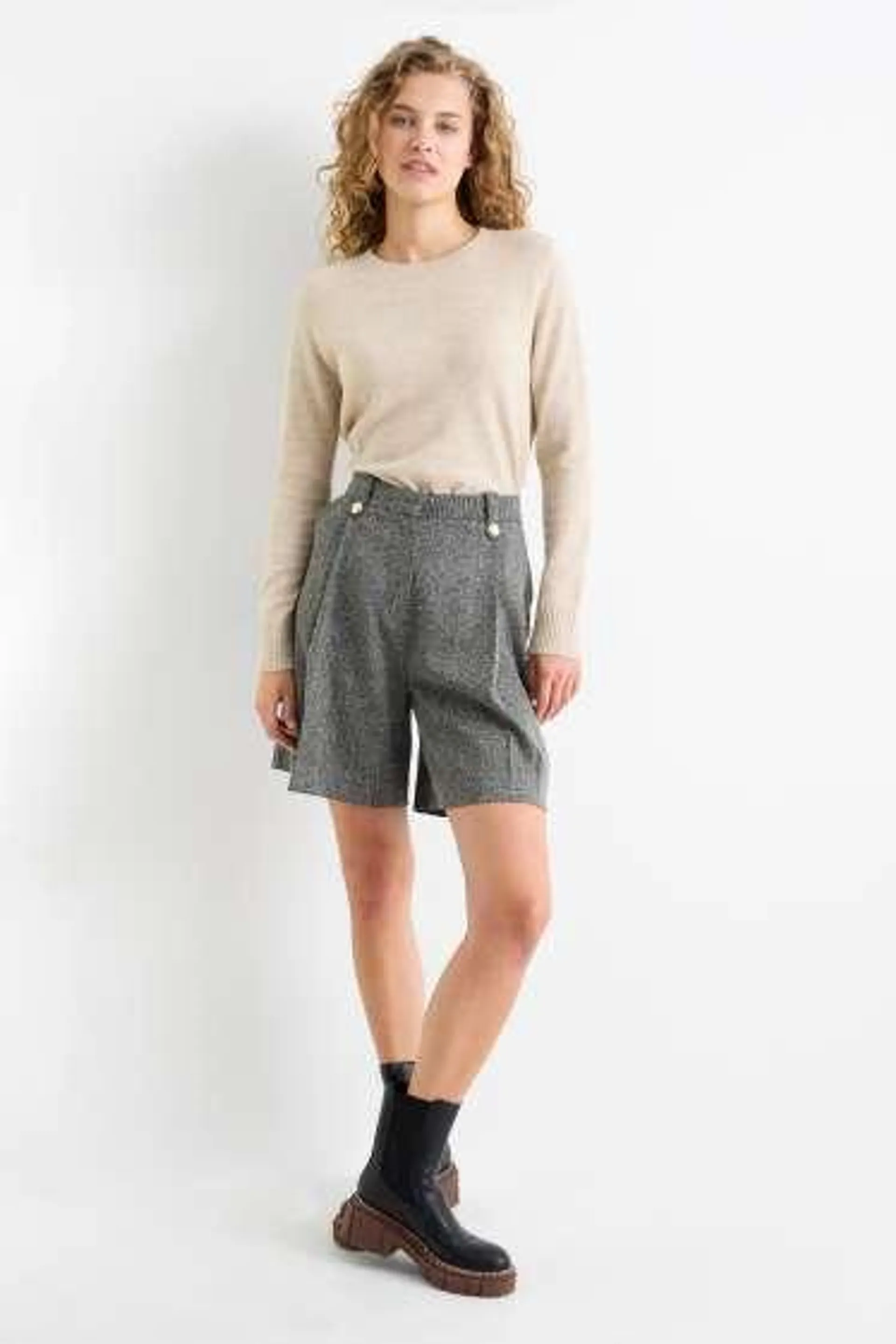 Bermuda shorts - high waist