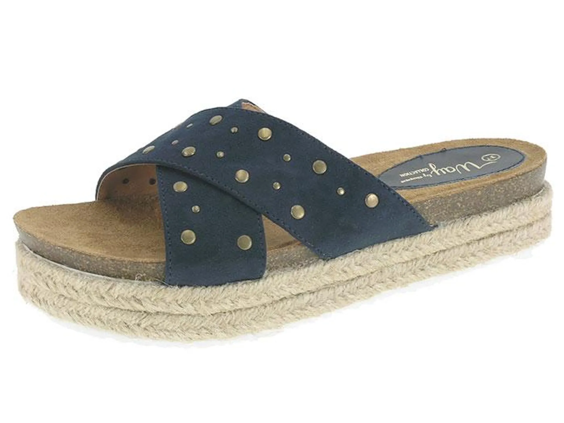 Casual slipper with wedge