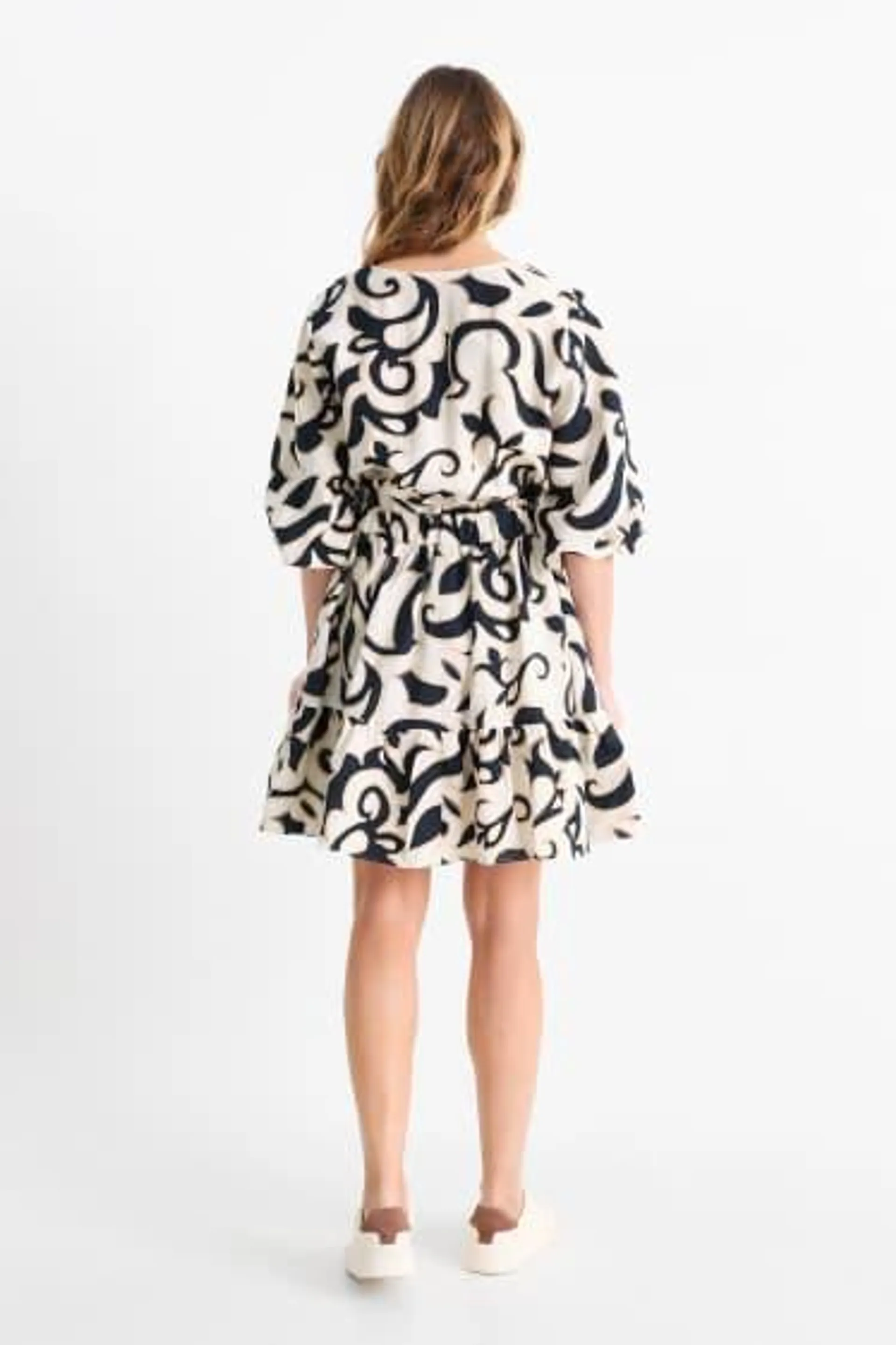 V-neck dress - patterned