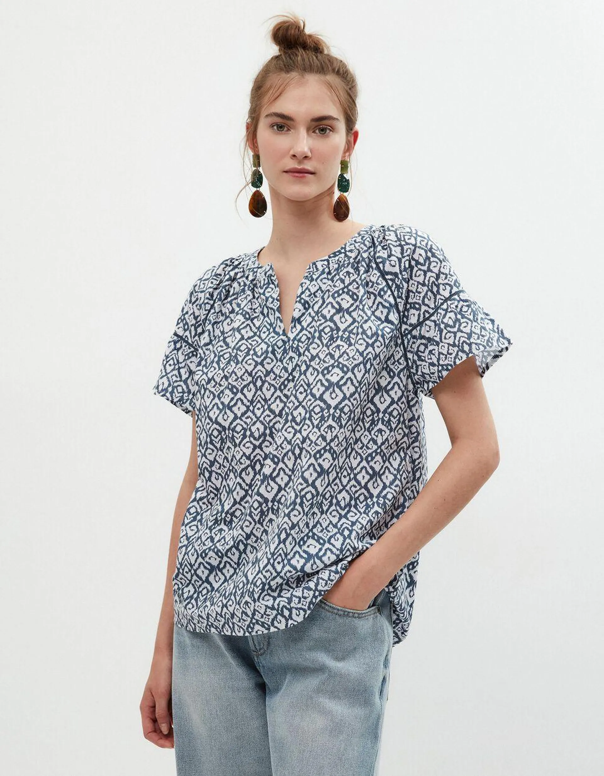 Blusa Estampada Decote em V, Mulher, Azul Claro