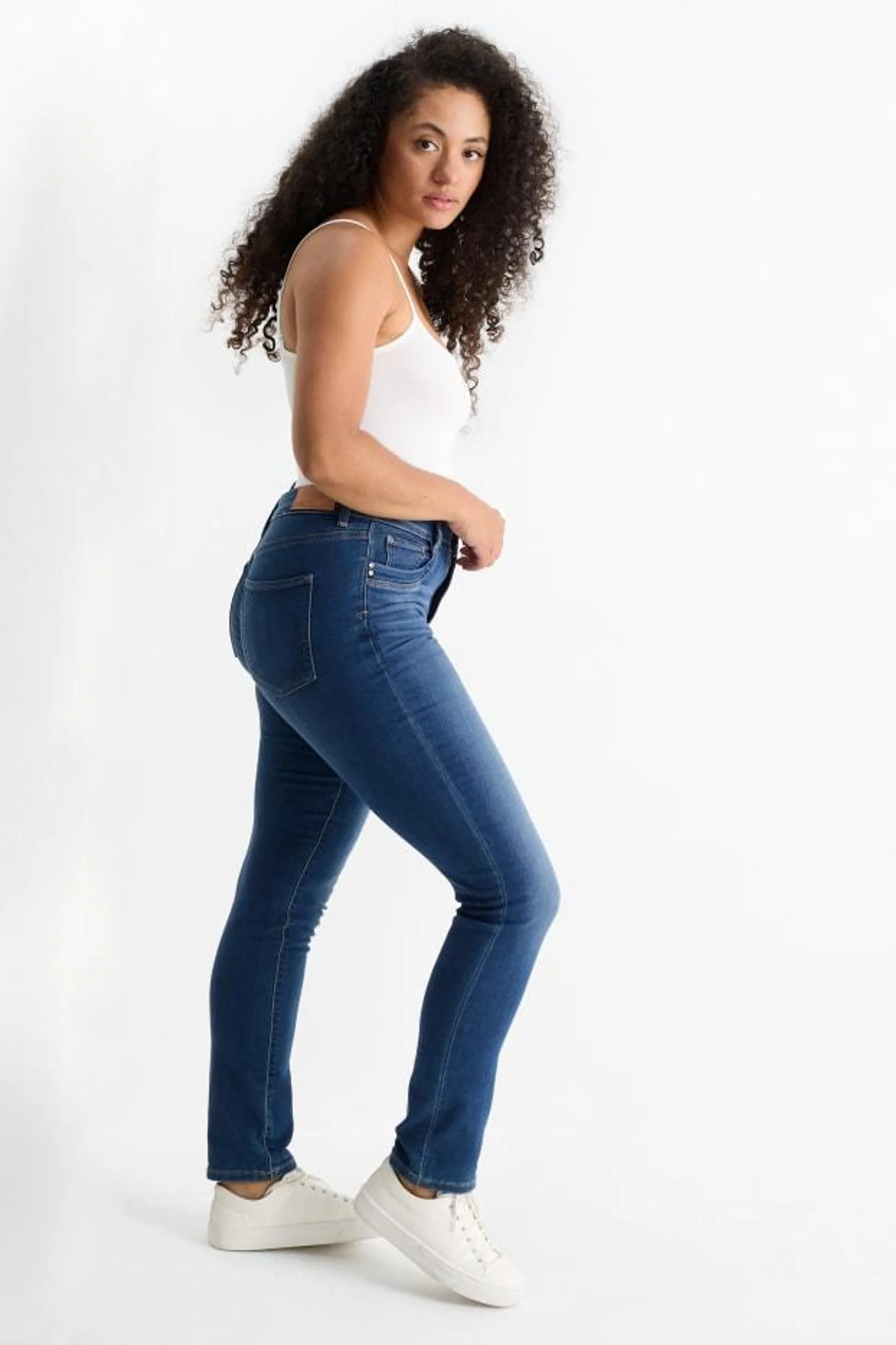 Slim jeans - mid-rise waist