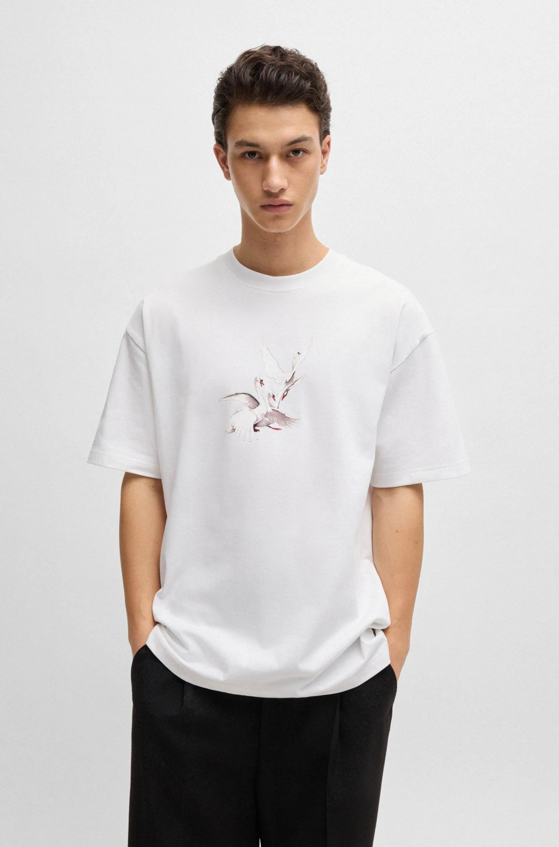 T-shirt de ajuste grande HUGO x Les Benjamins com gráfico do cisne