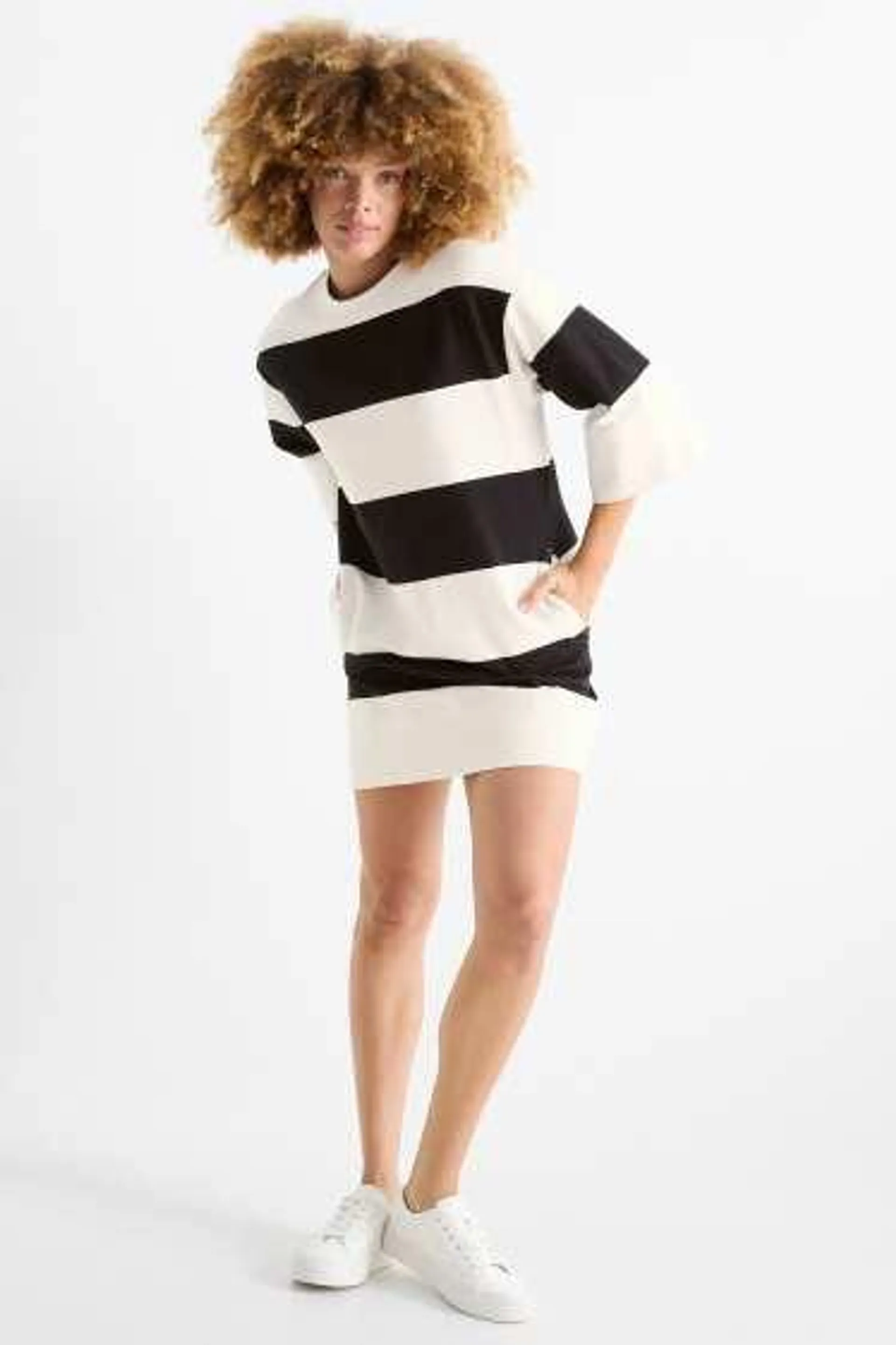 Sweatshirt dress - striped