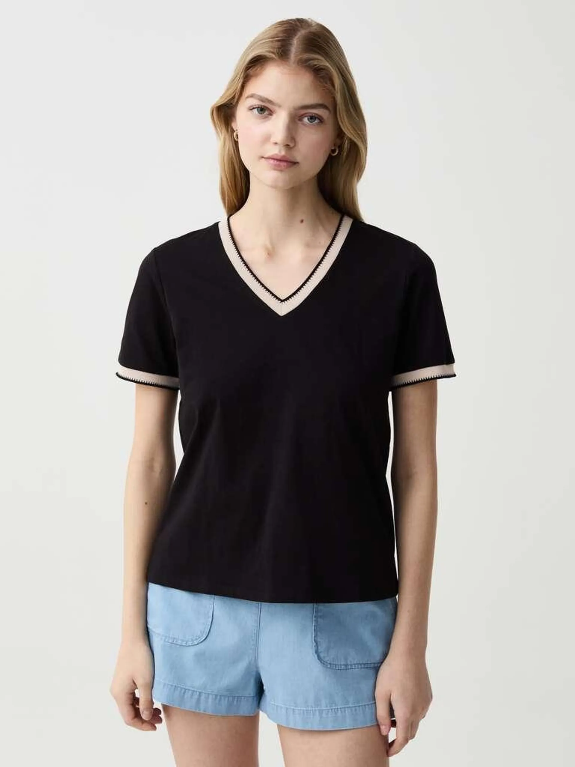 Black T-shirt with V neck and striped edging
