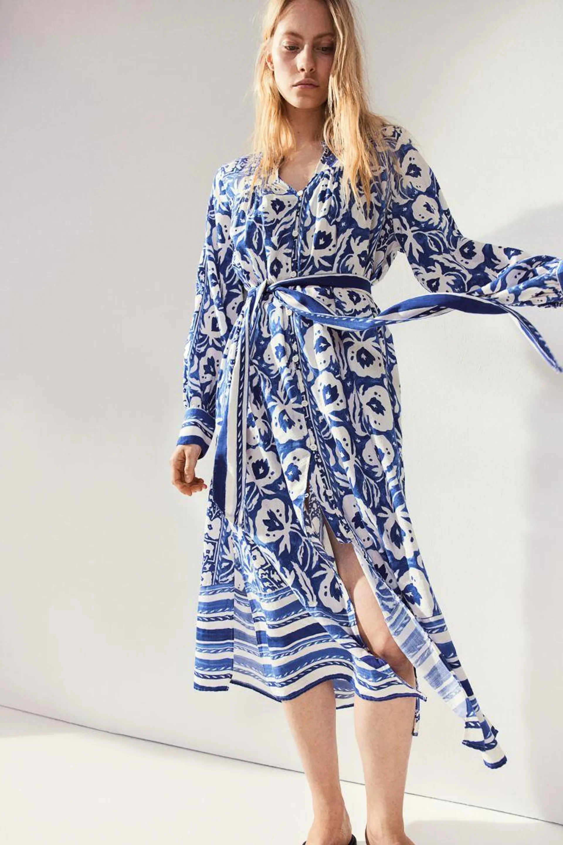 Robe caftan avec ceinture à nouer