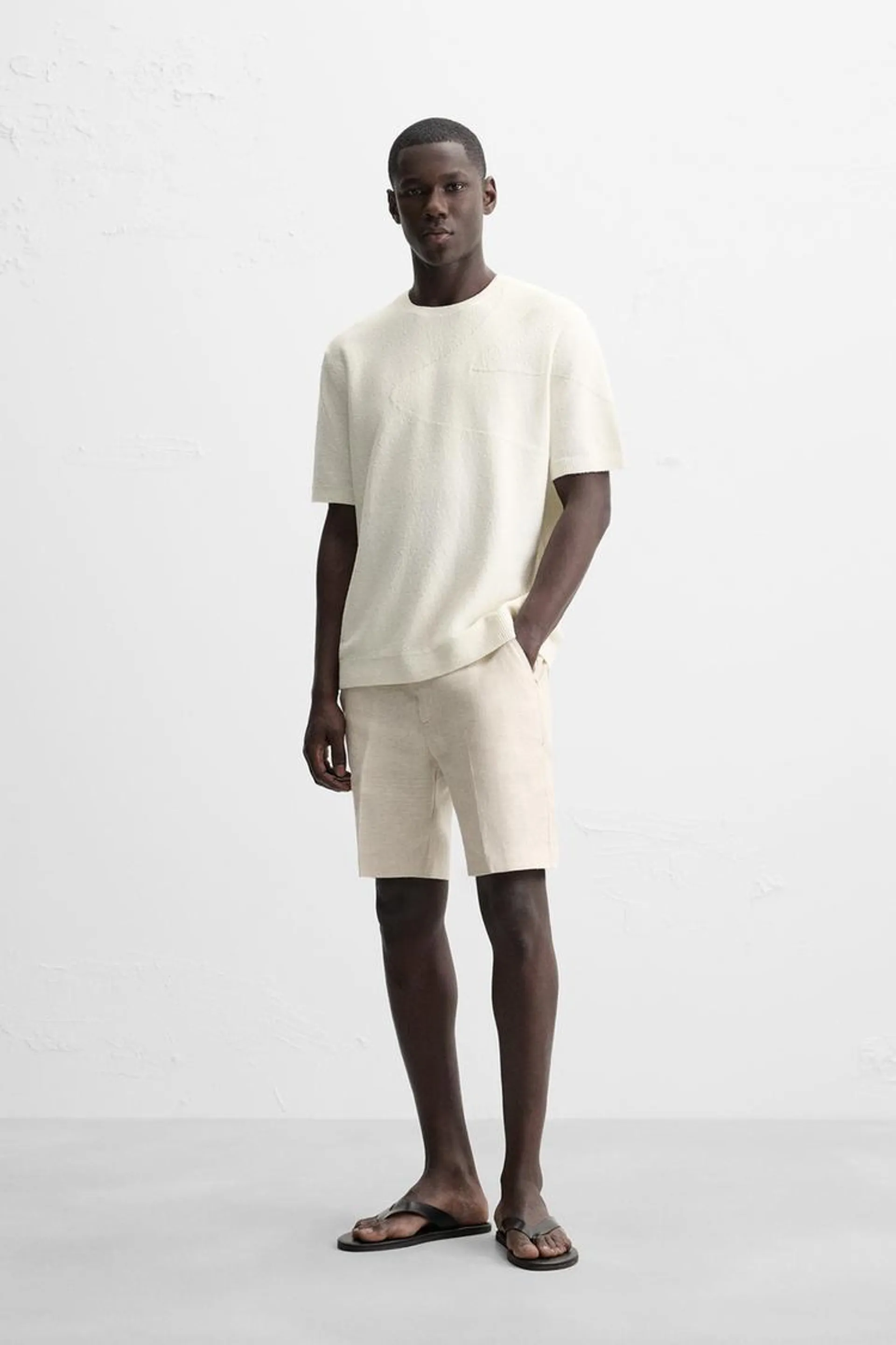 TRICOU DIN TRICOT JACQUARD CU MODEL ONDULAT