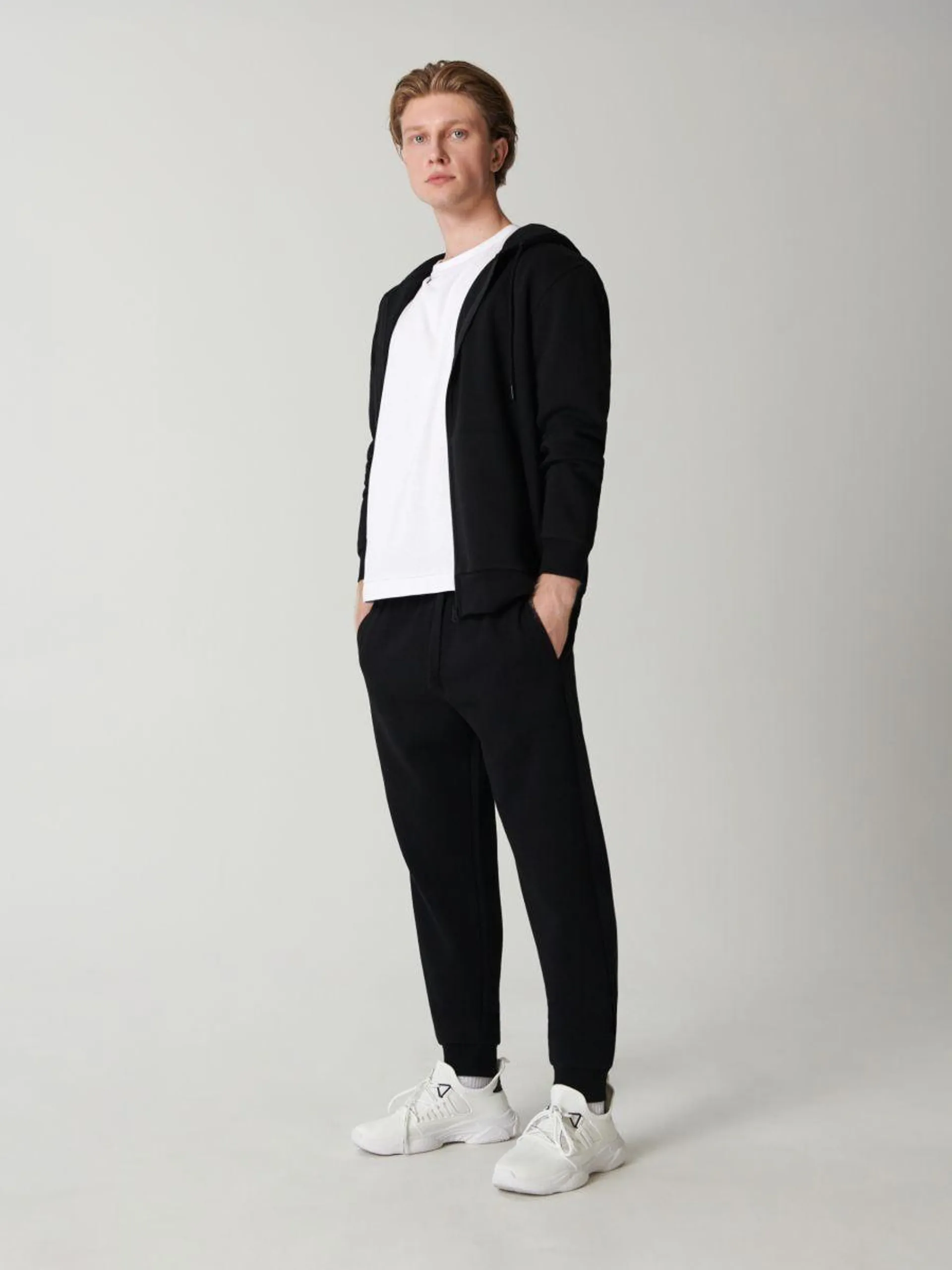 Pantaloni jogger