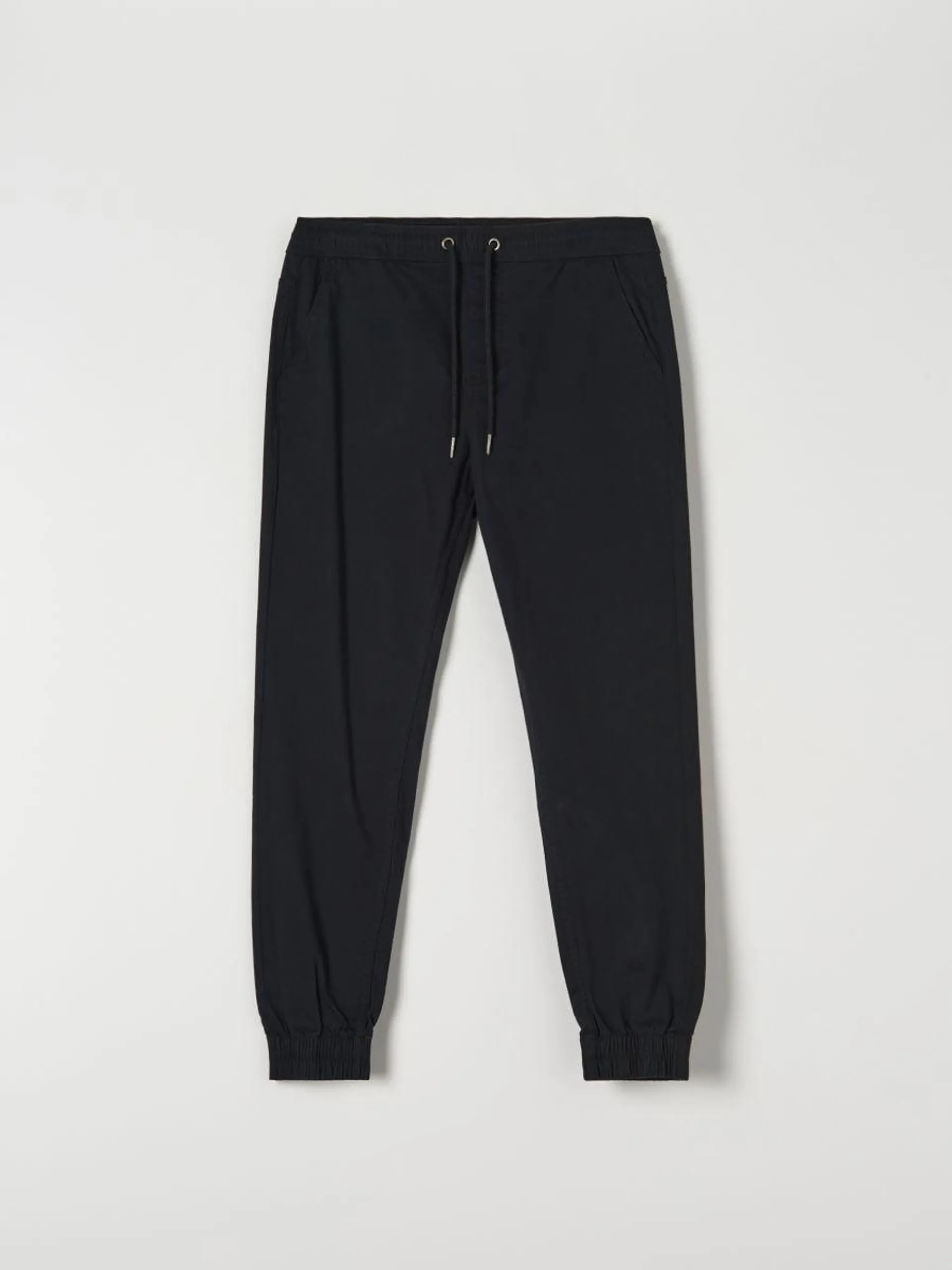 Pantaloni jogger