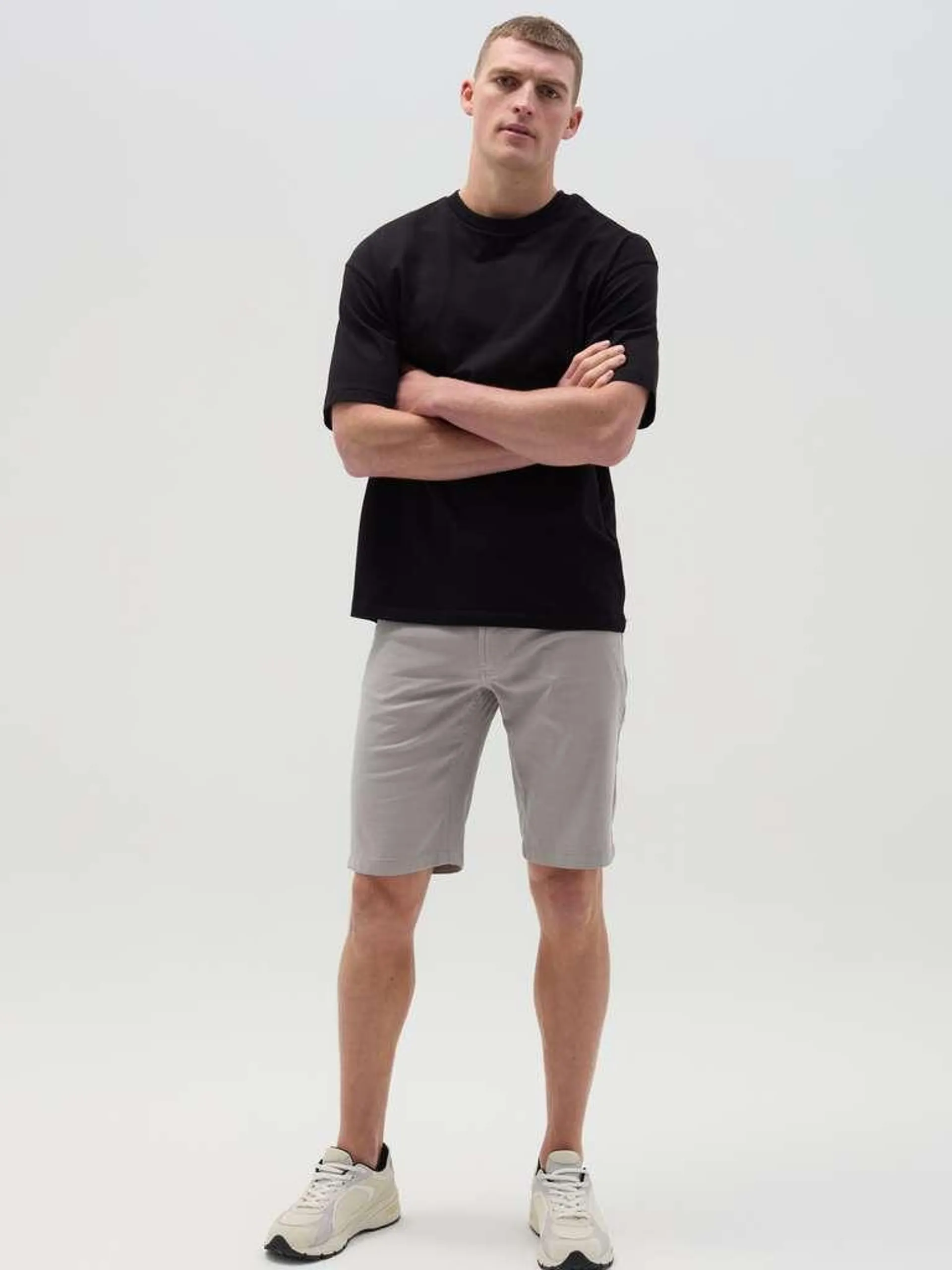 Light Grey Bermuda shorts with five pockets in cotton and linen