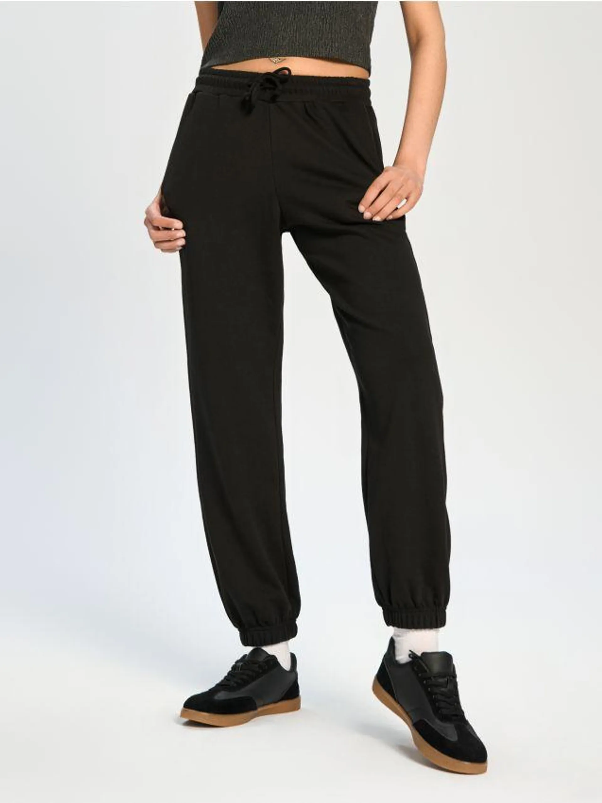 Pantaloni sport