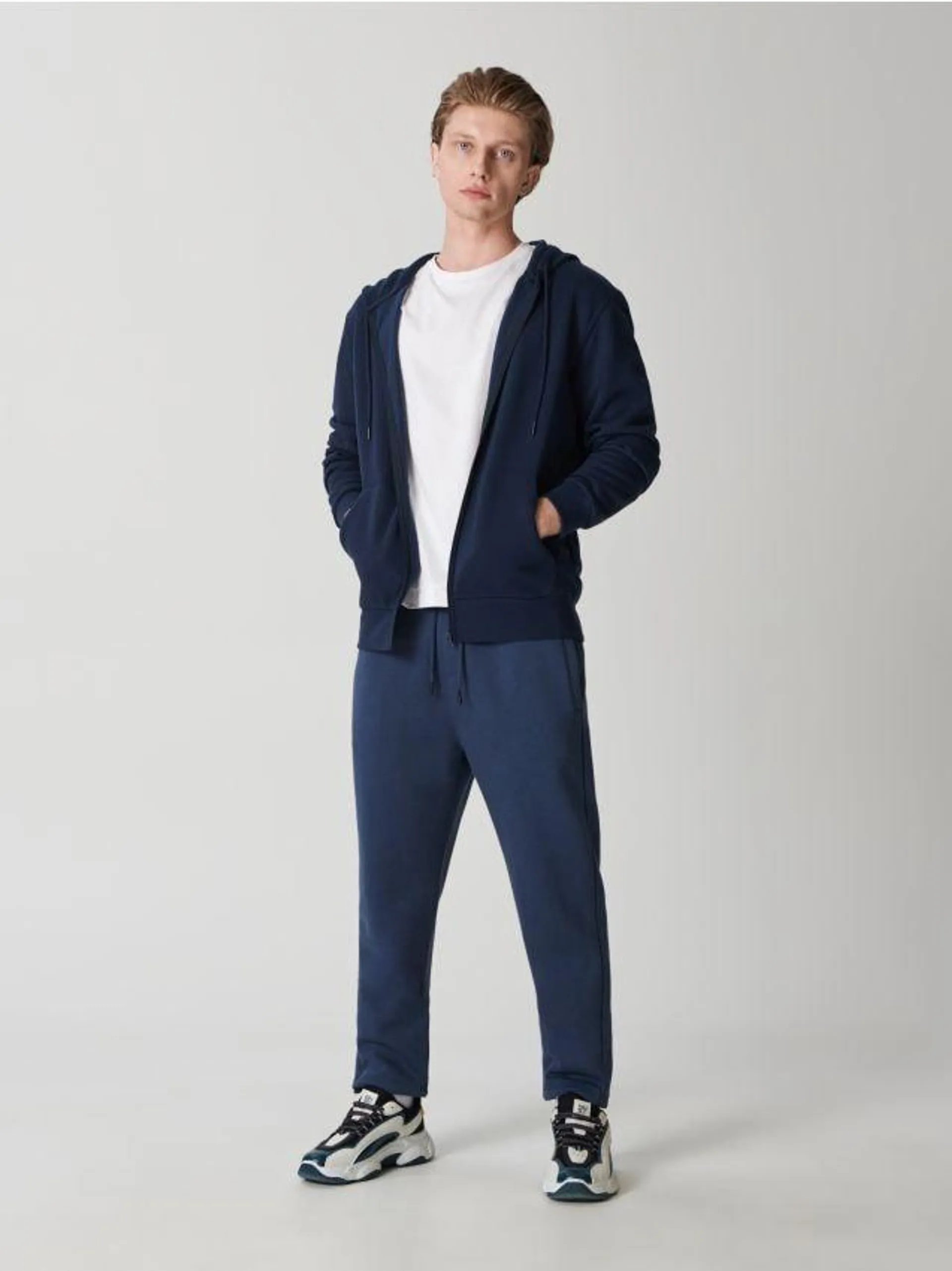 Pantaloni jogger