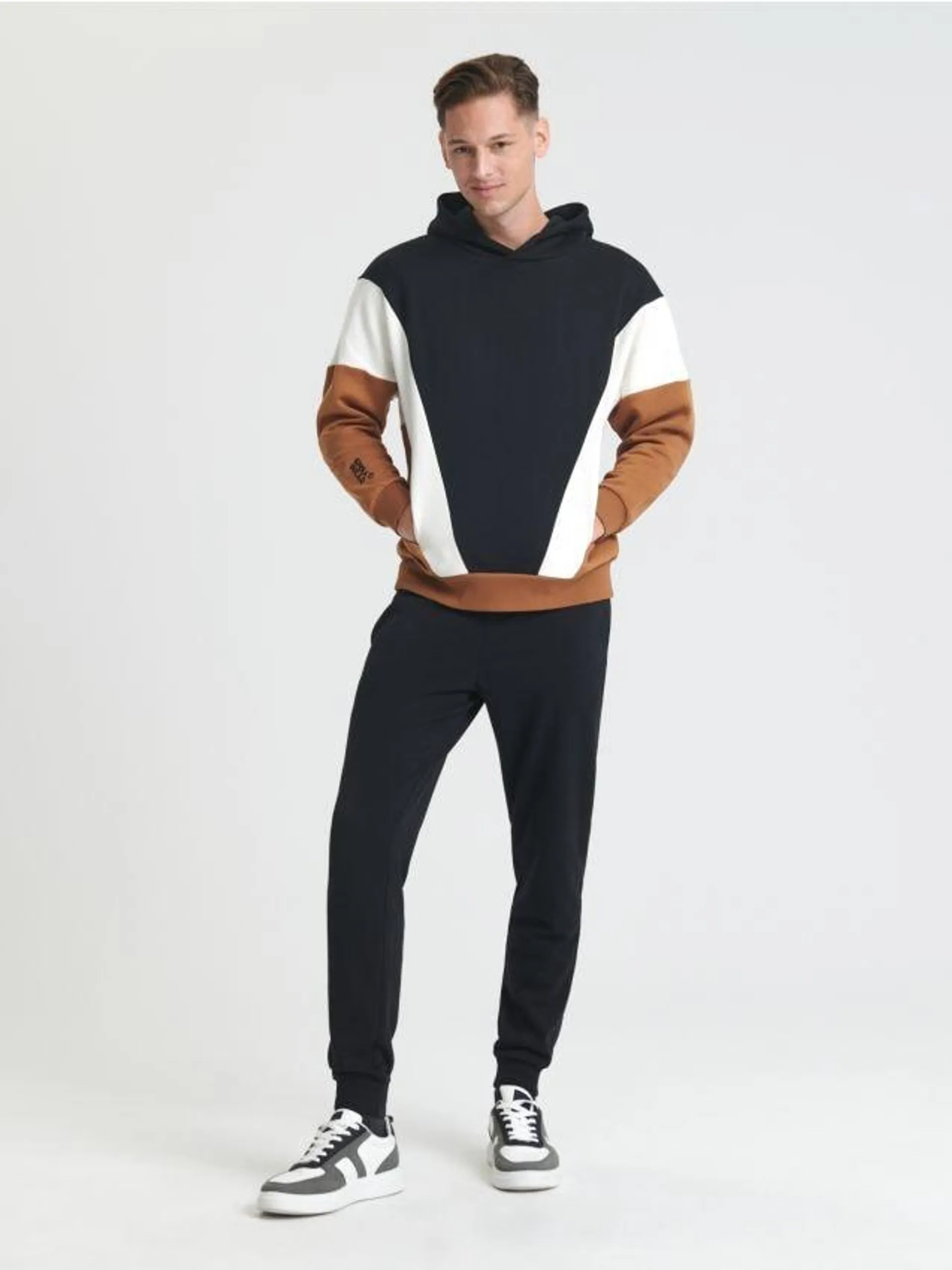 Pantaloni de trening slim jogger