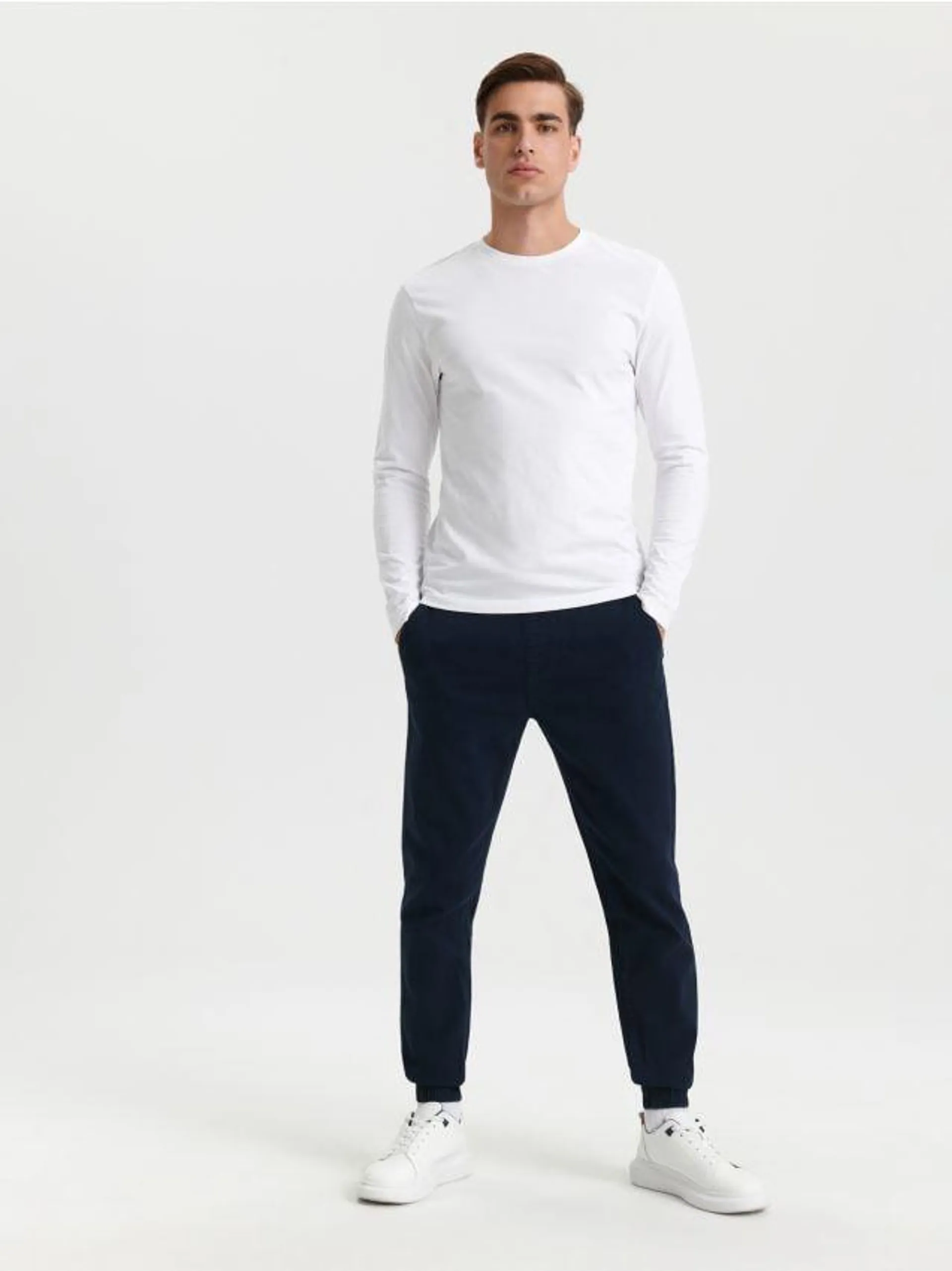 Pantaloni jogger