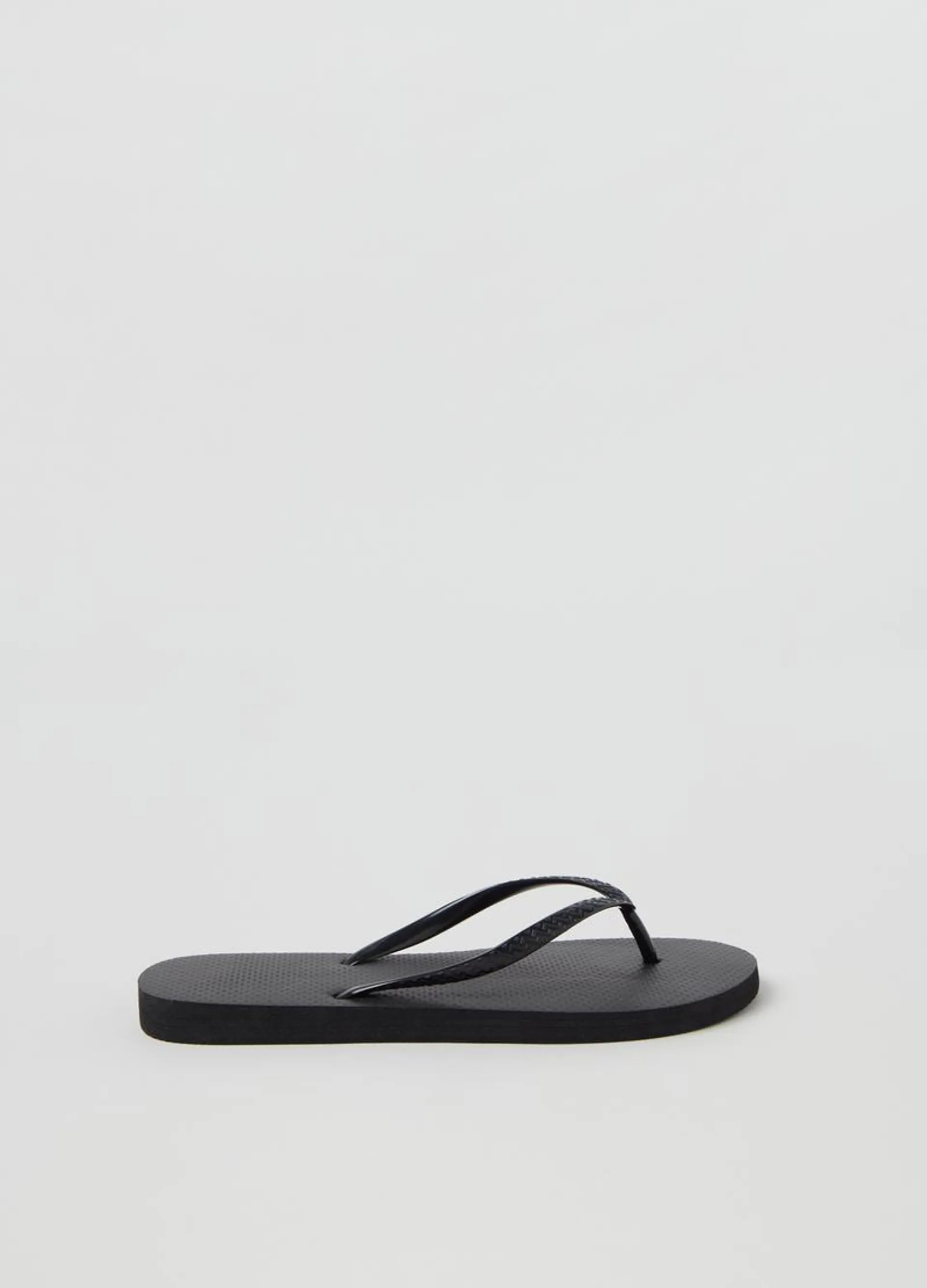 Solid colour thong sandals