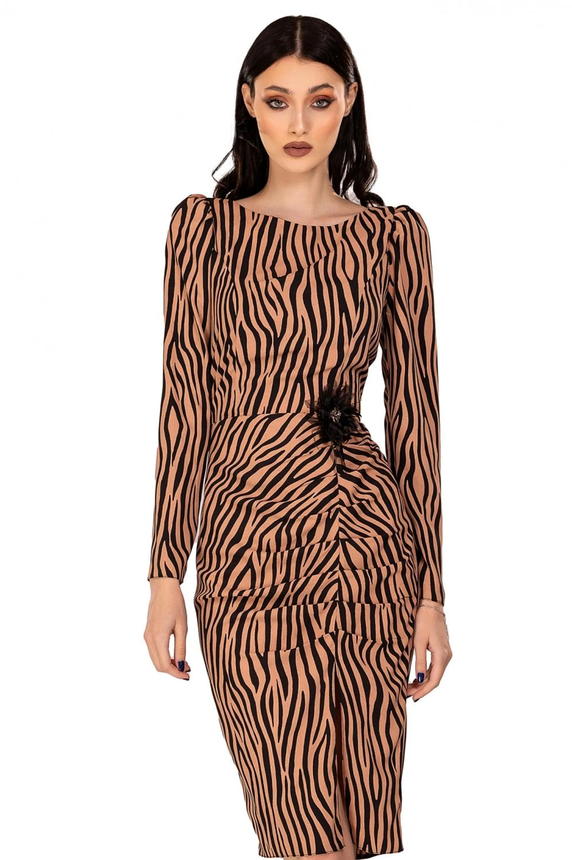 Rochie trei sferturi camel cu imprimeu animal print