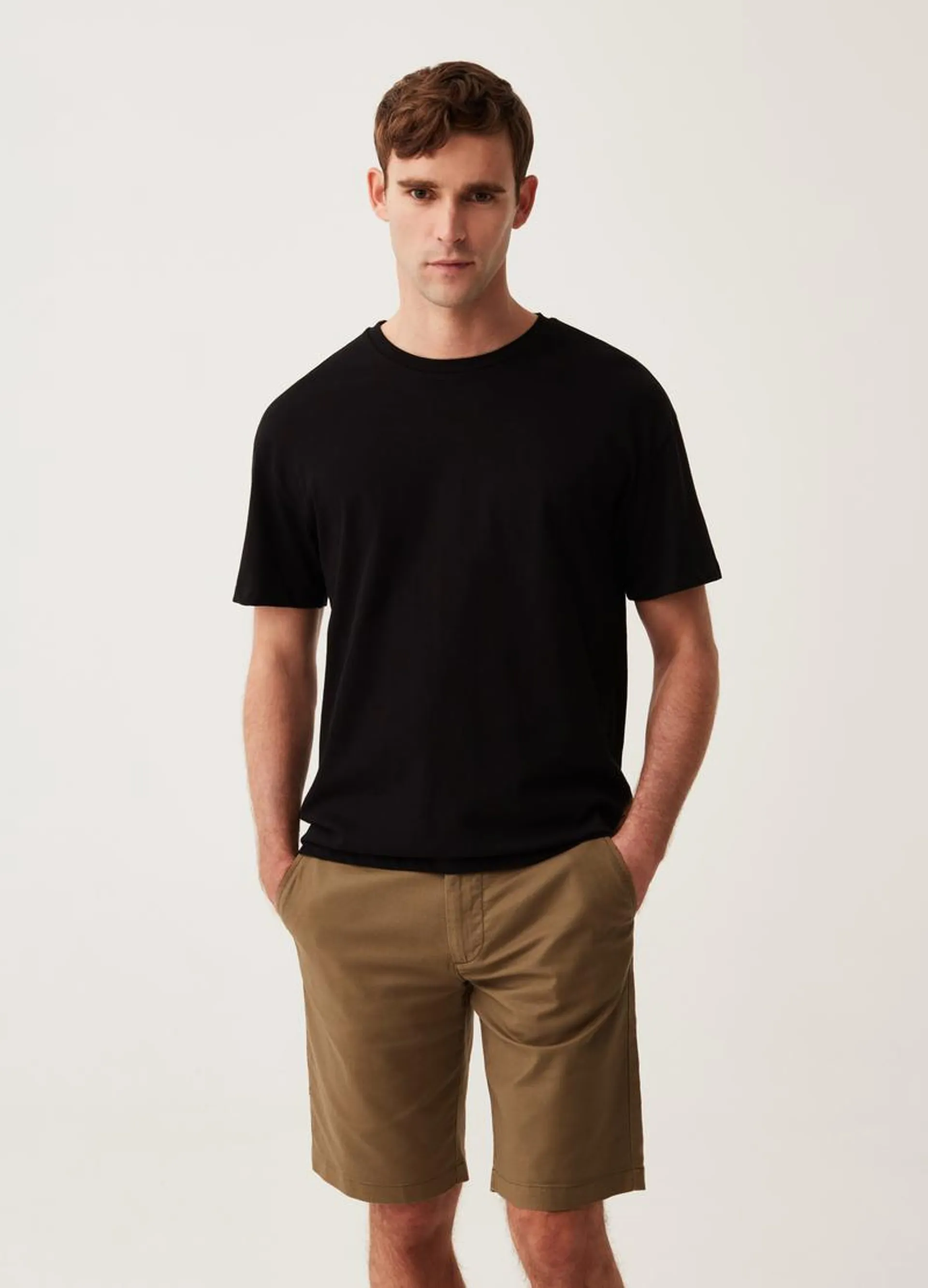 Chino Bermuda shorts with micro structure