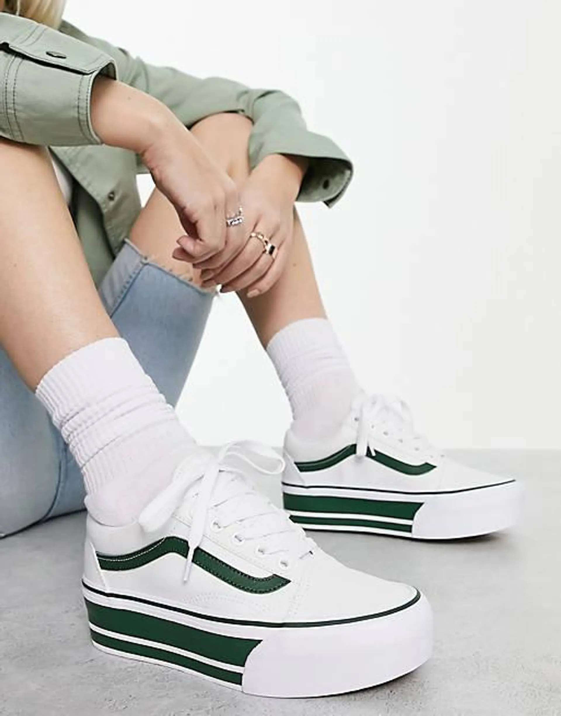 Vans – Old Skool Stackform – Vita sneakers med gröna ränder