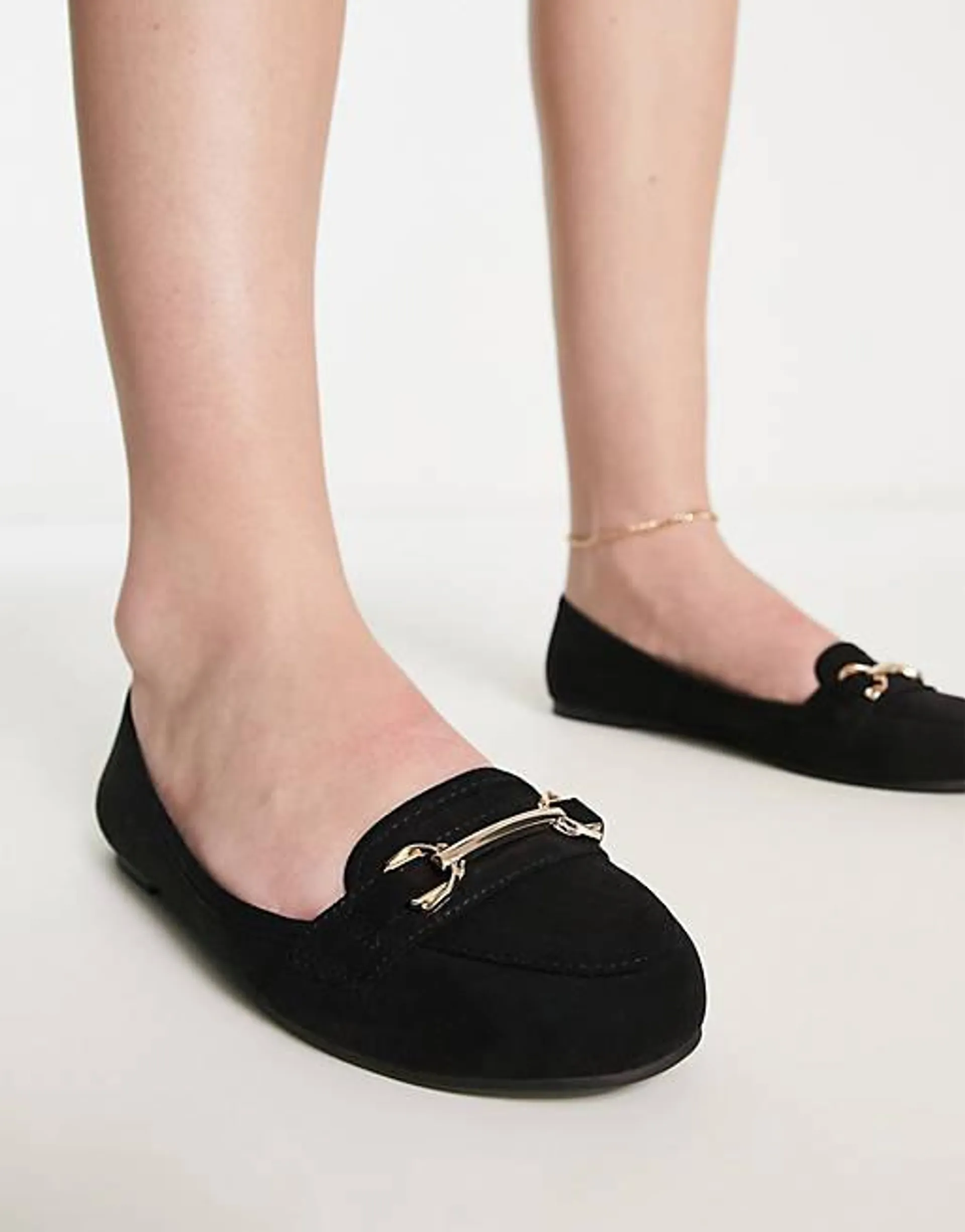 New Look – Suedette – Svarta loafers med tränsdetalj