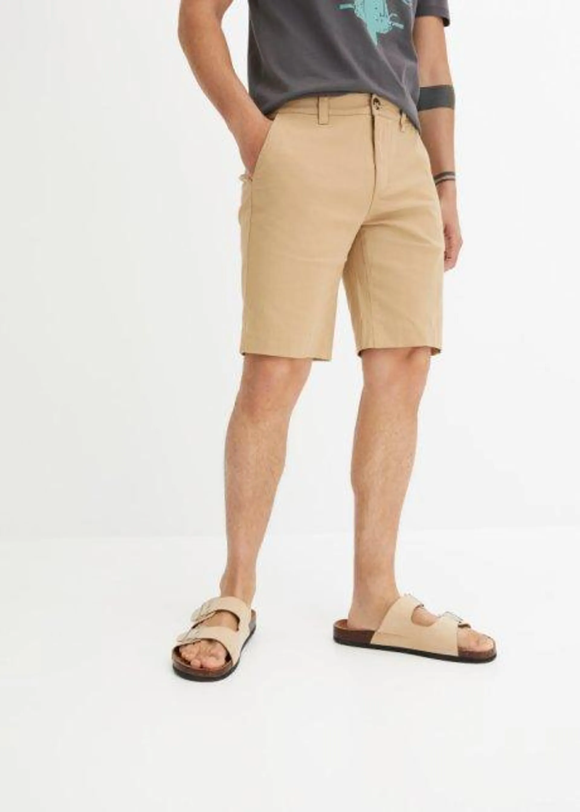 Stretchiga bermudas i chinosmodell, Regular Fit