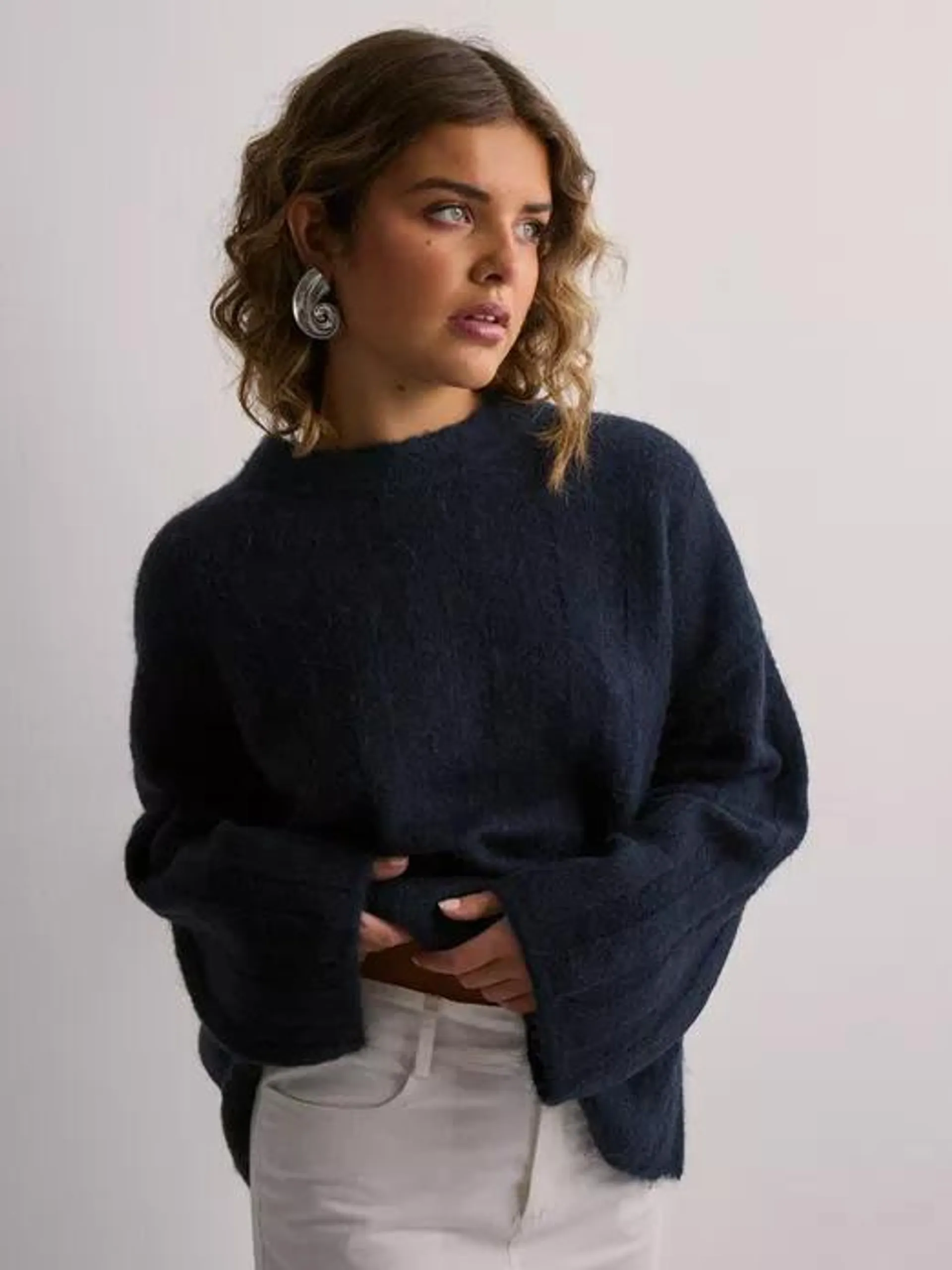 Wide rib knitted sweater