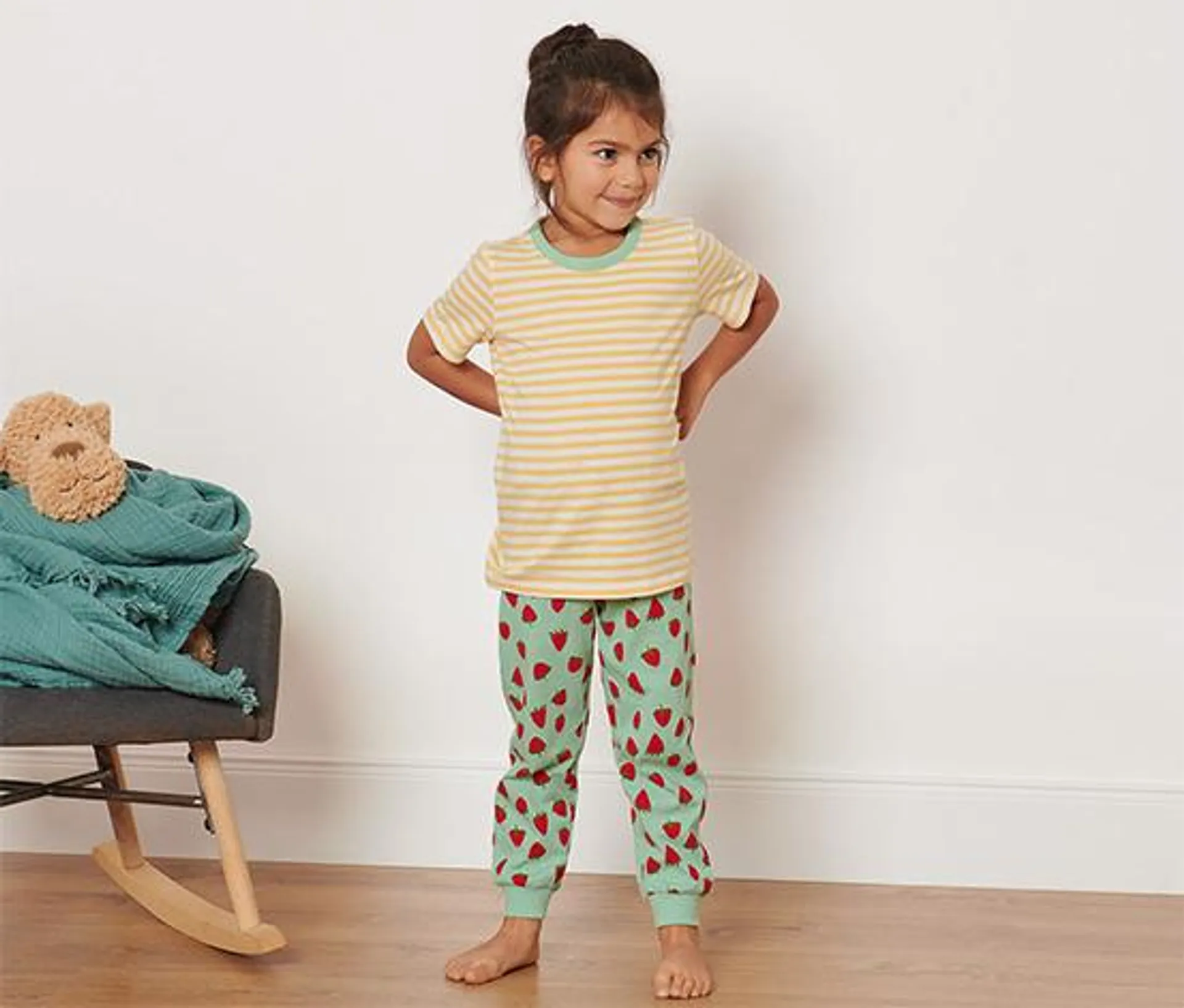 Detské pyžamá, 2 ks, s celoplošnou potlačou s motívom jahôd