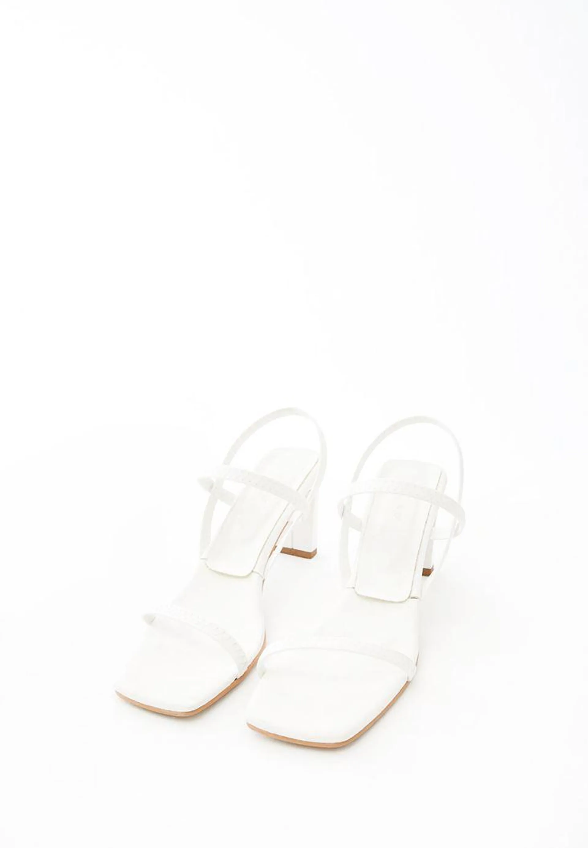 Beyaz İnce Bantlı Topuklu Ayakkabı