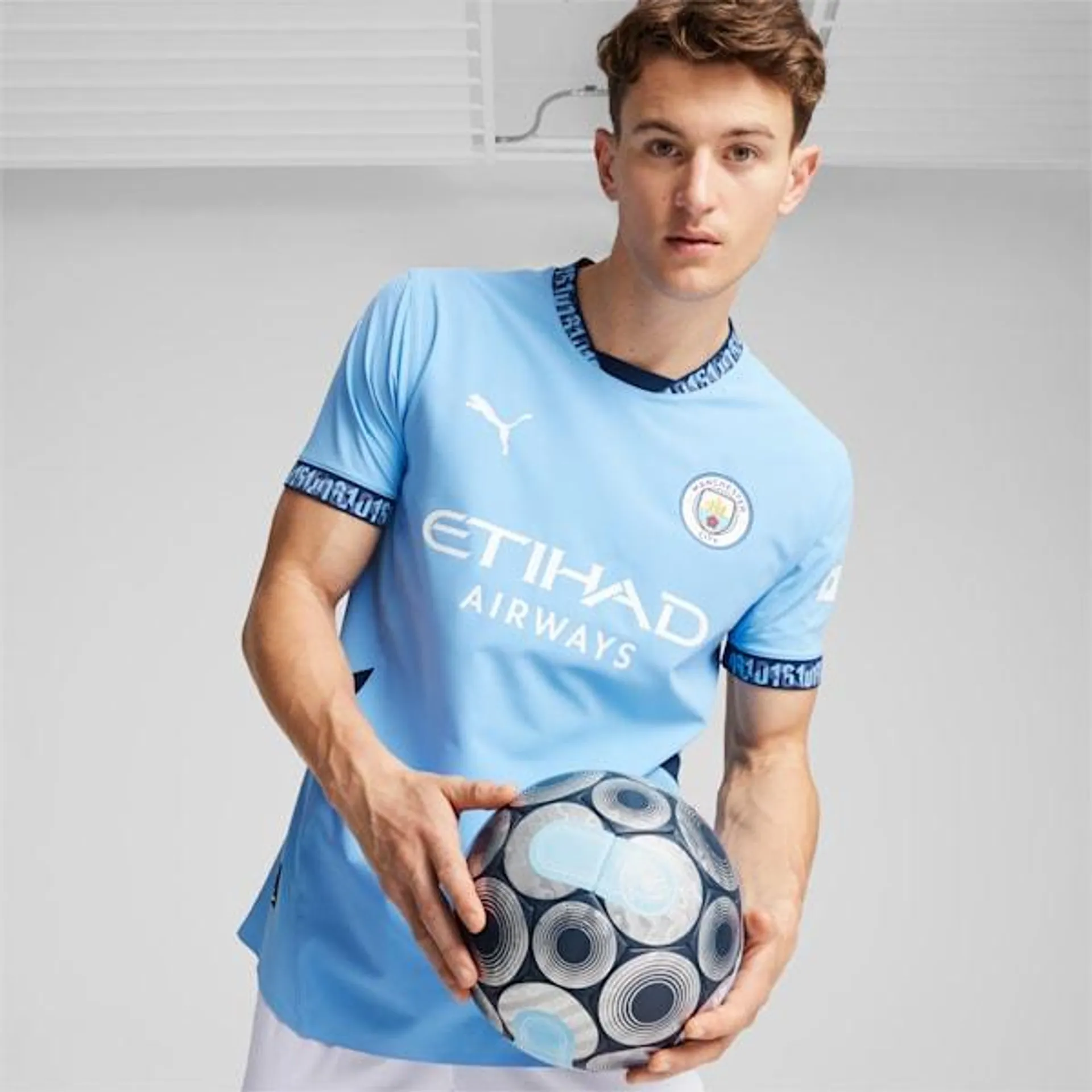 Manchester City 24/25 Men's Authentic Home Soccer Jersey