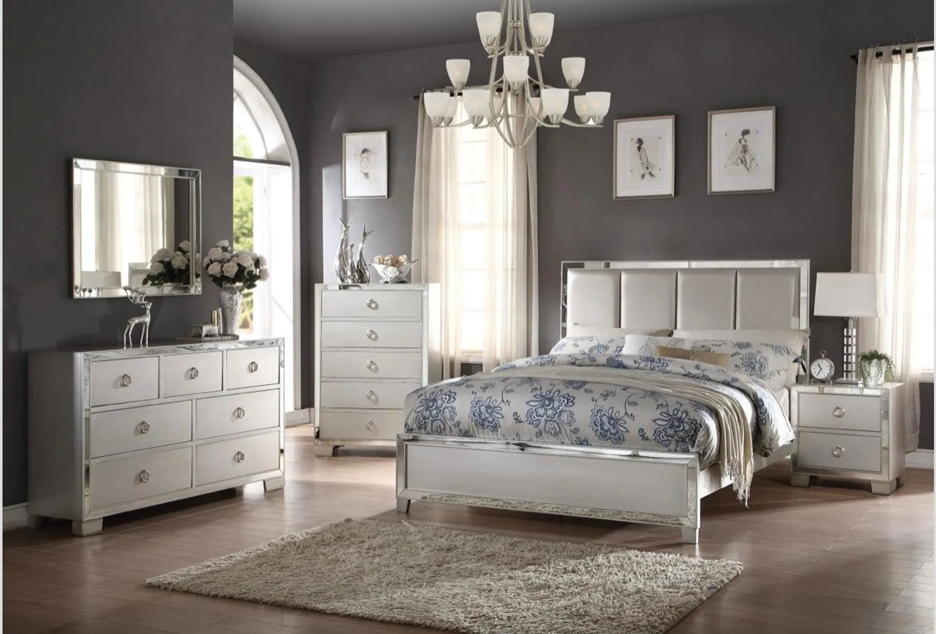 4 PCS Voeville II King Bedroom Set 24827EK