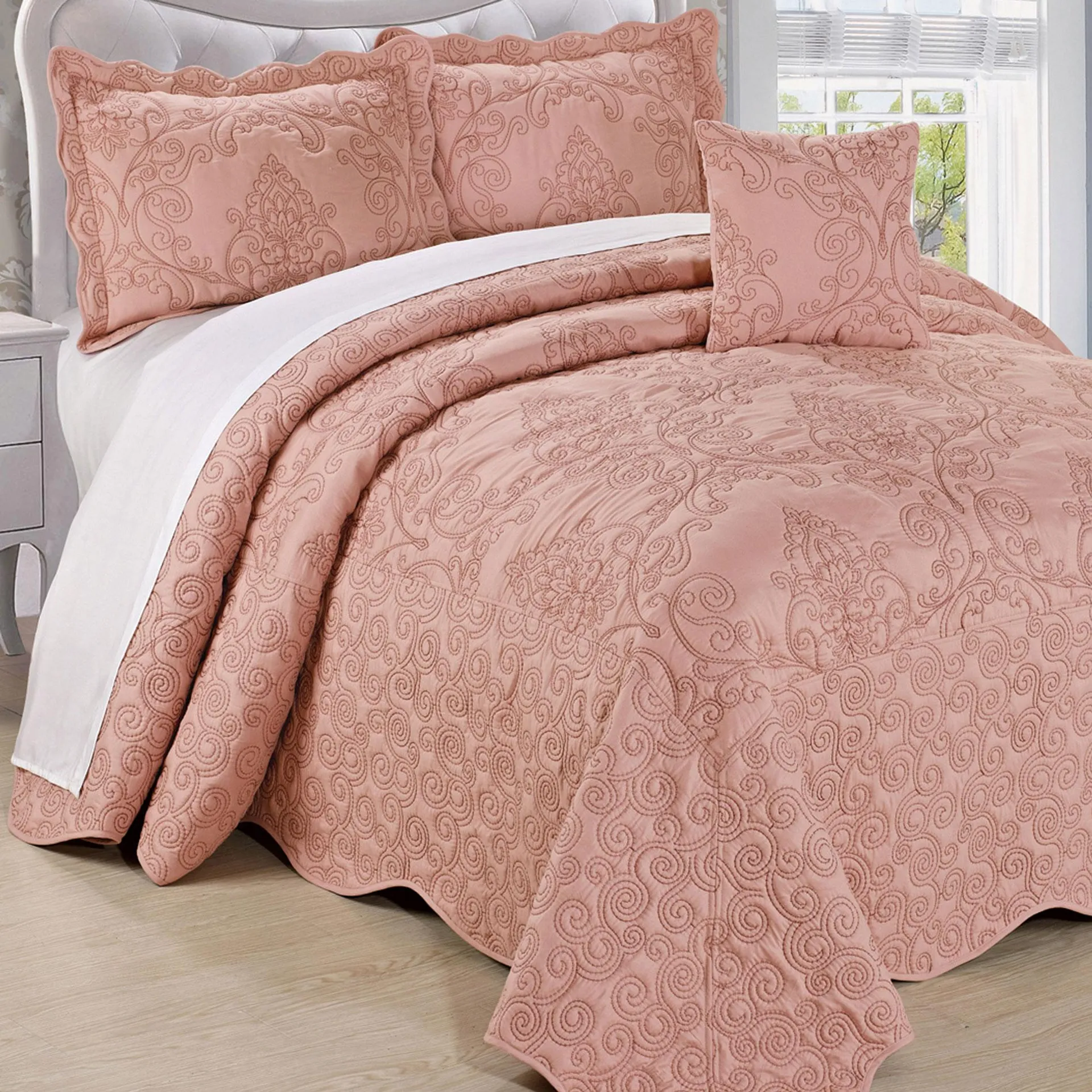 Serenta Damask Embroidered 4 Piece Bed Spread Set