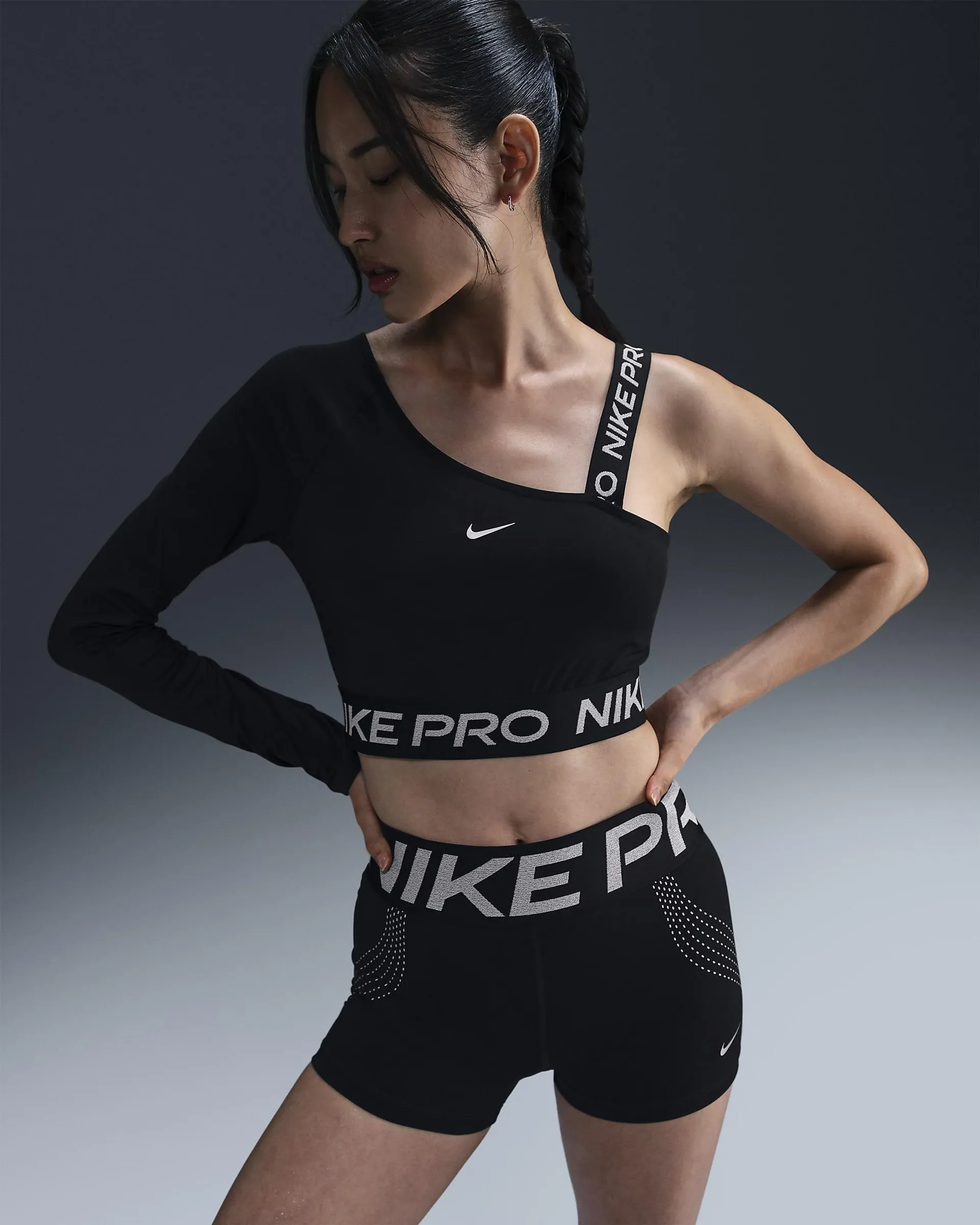 Nike Pro Shine