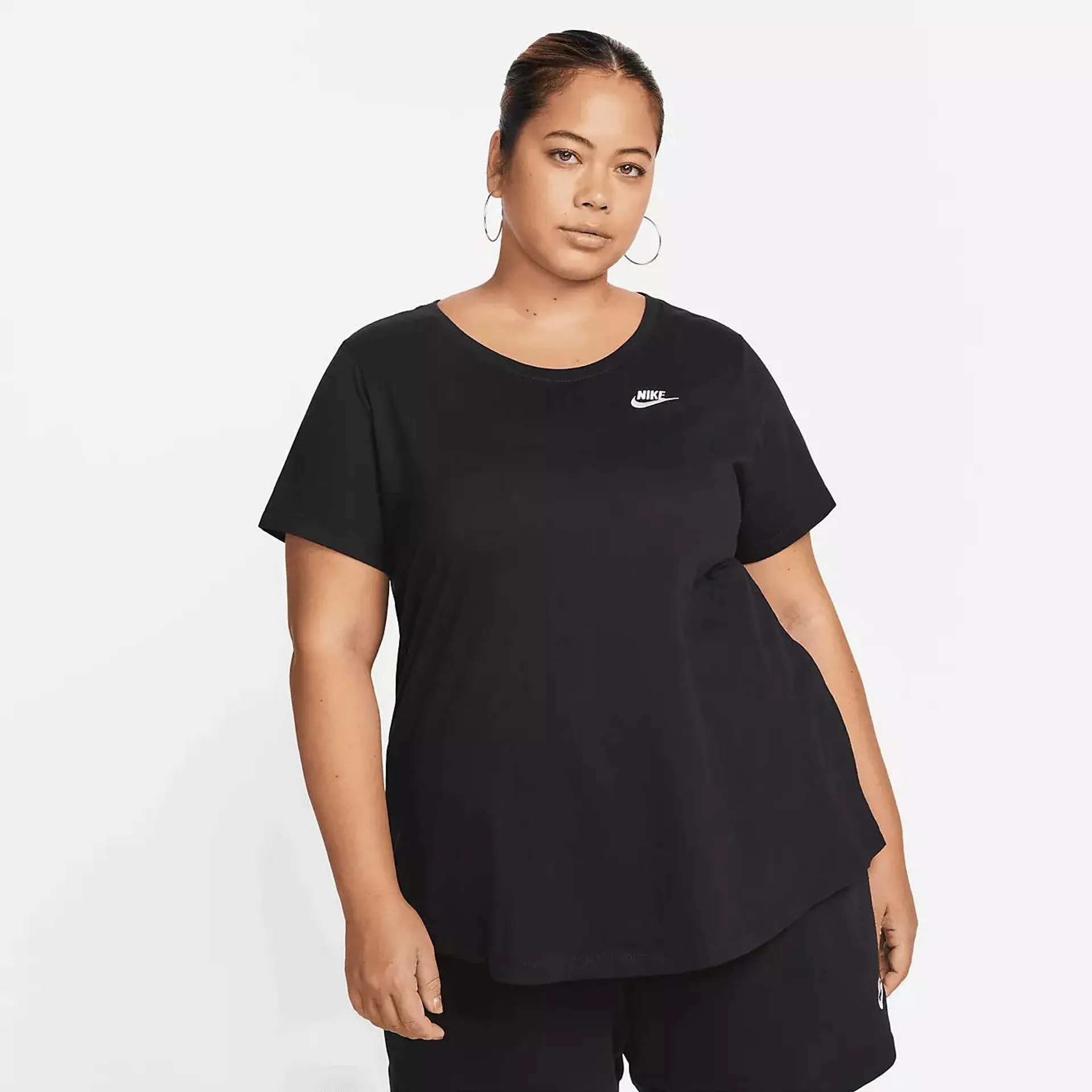 Nike Plus Size Women's Sportswear Club T-shirt