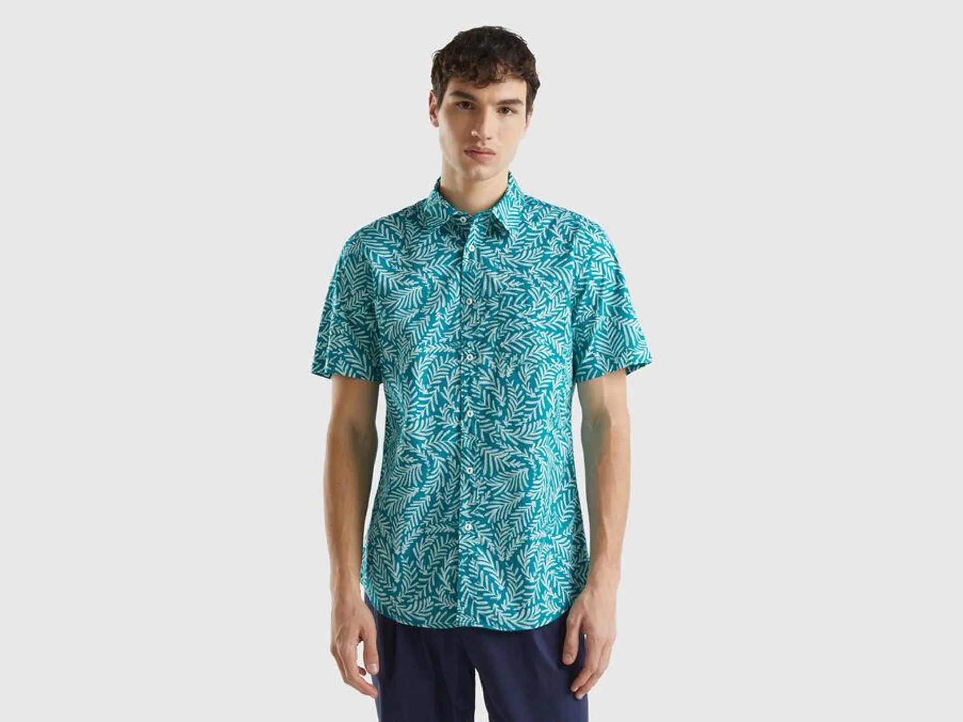 Short sleeve patterned shirt