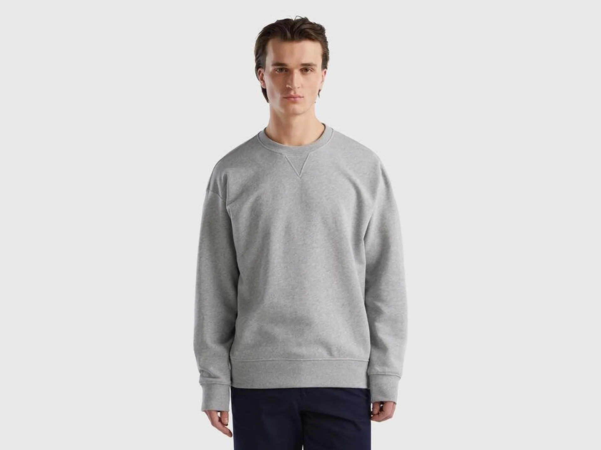 Geschlossenes Sweatshirt in 100% Baumwolle