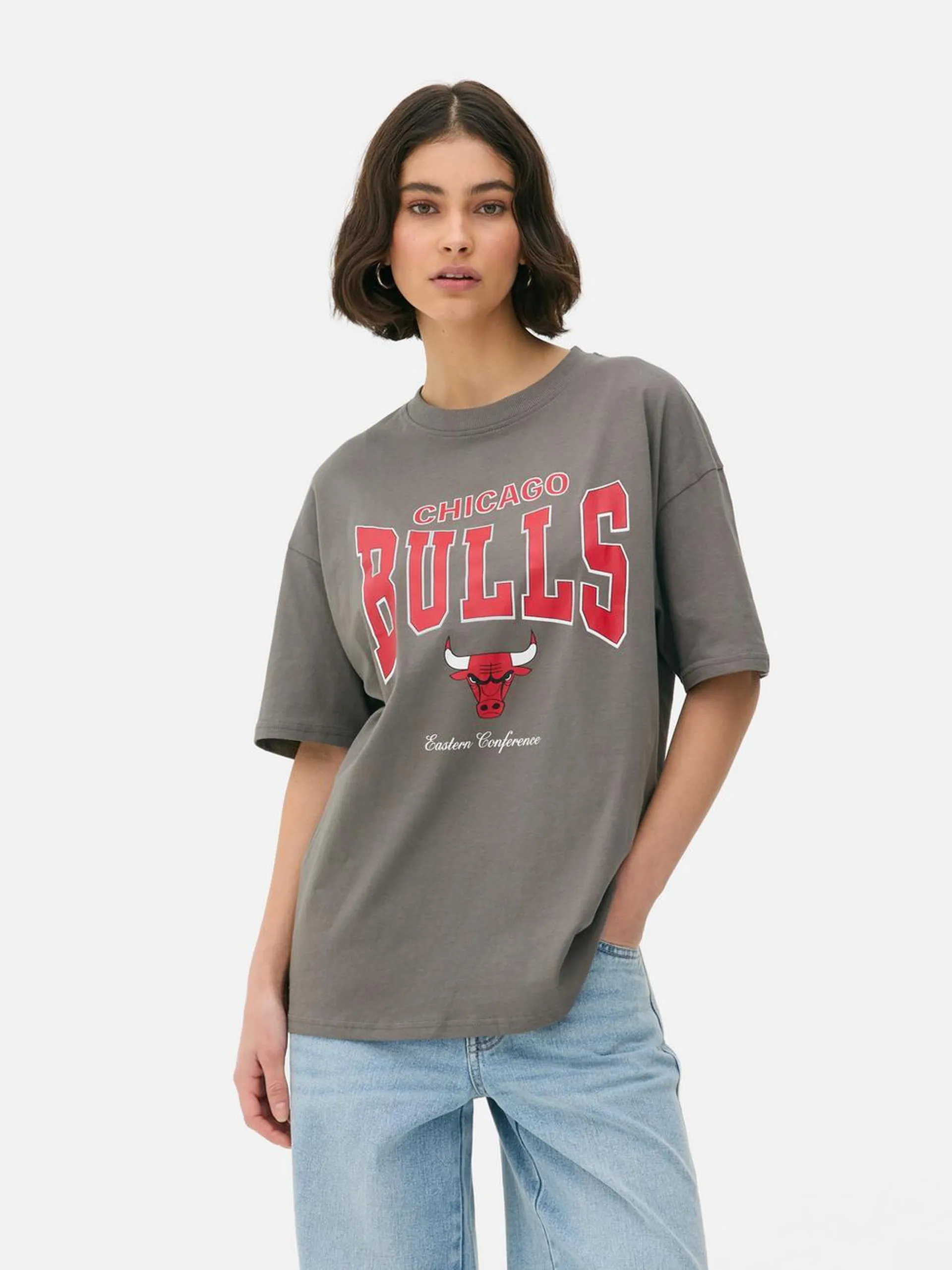 NBA Chicago Bulls Oversized Logo T-Shirt