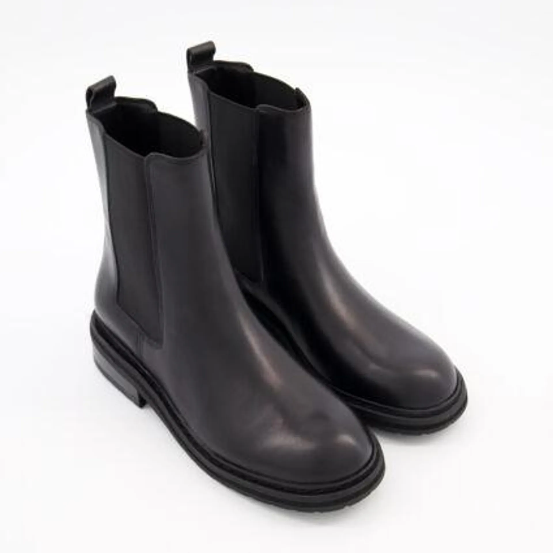 Black Tilham Chelsea Boots