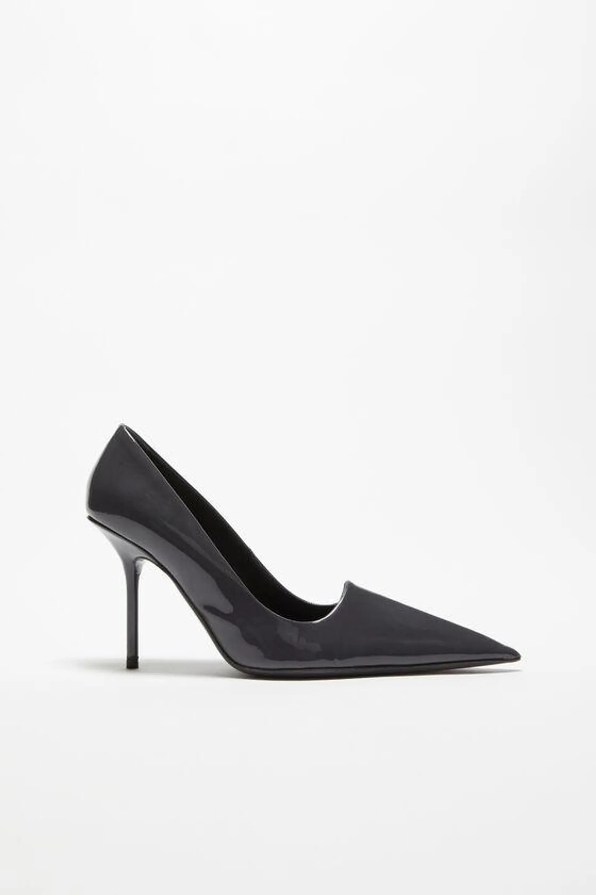 Leather heel pump