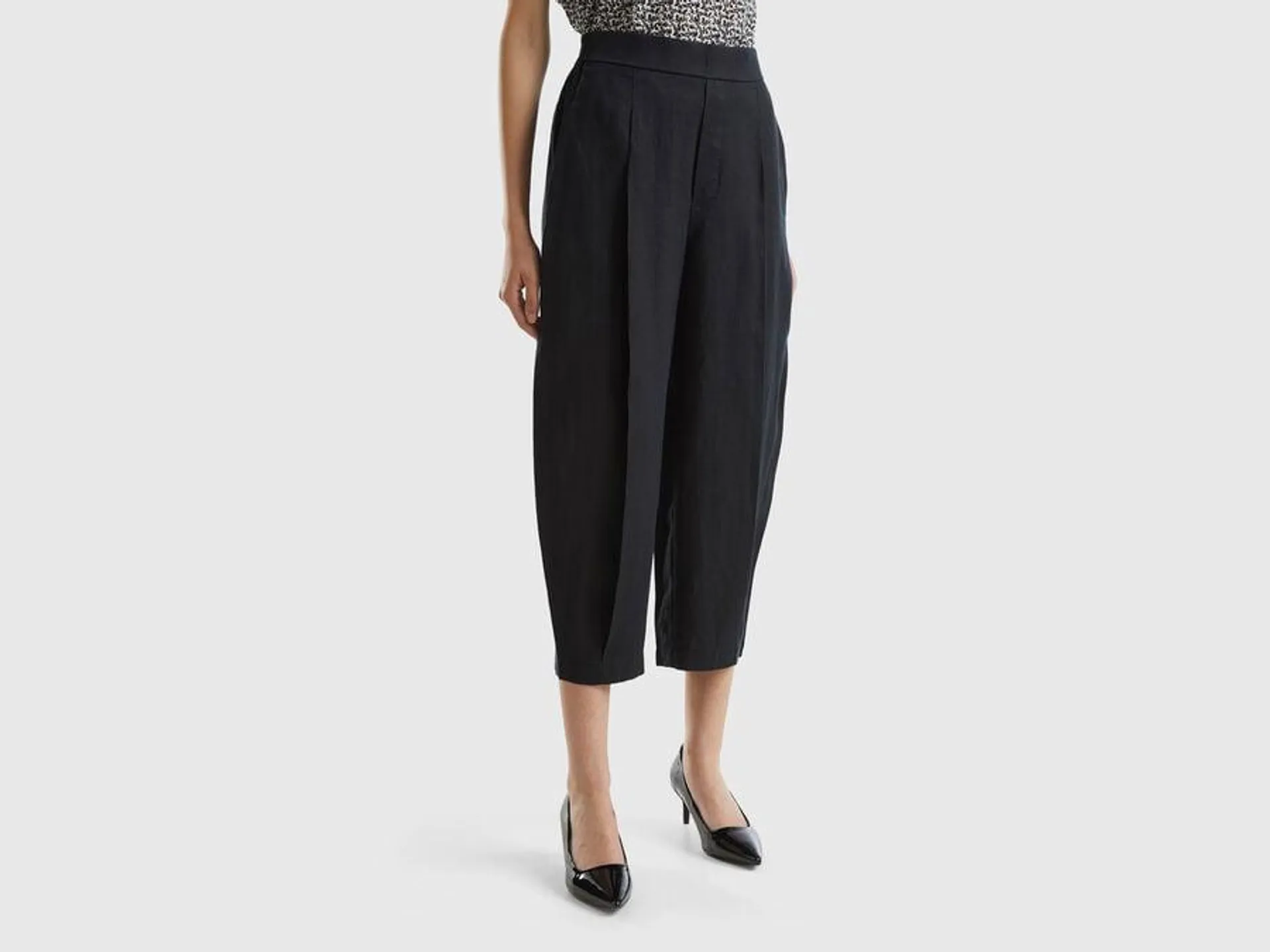 Trousers in pure linen