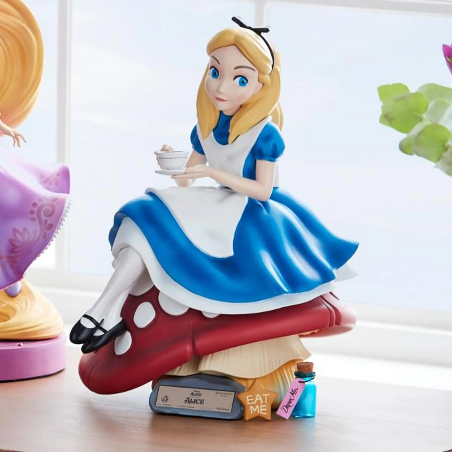 Beast Kingdom Alice in Wonderland Master Craft Limited Edition Figurine