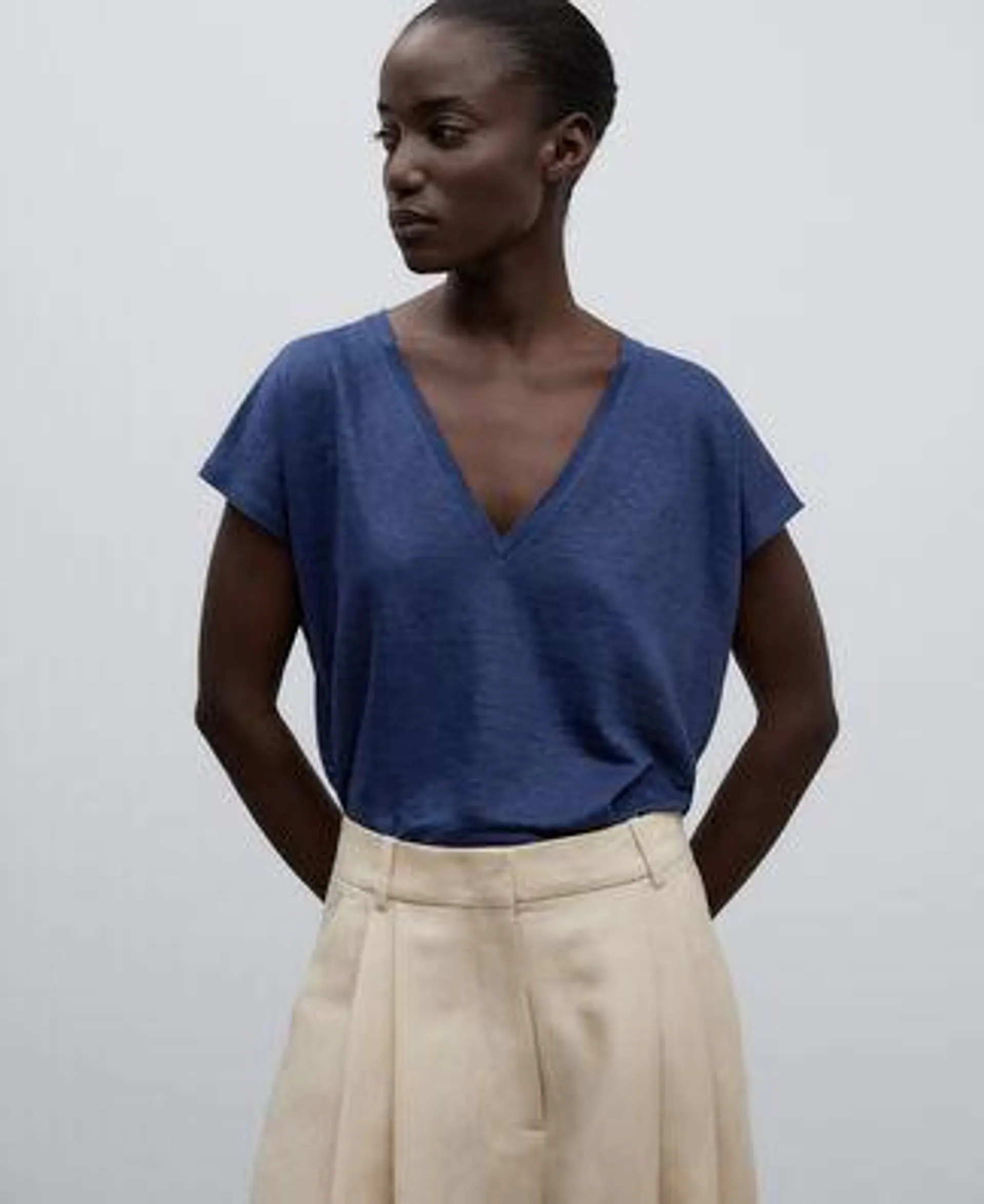 Blue linen T-shirt woman