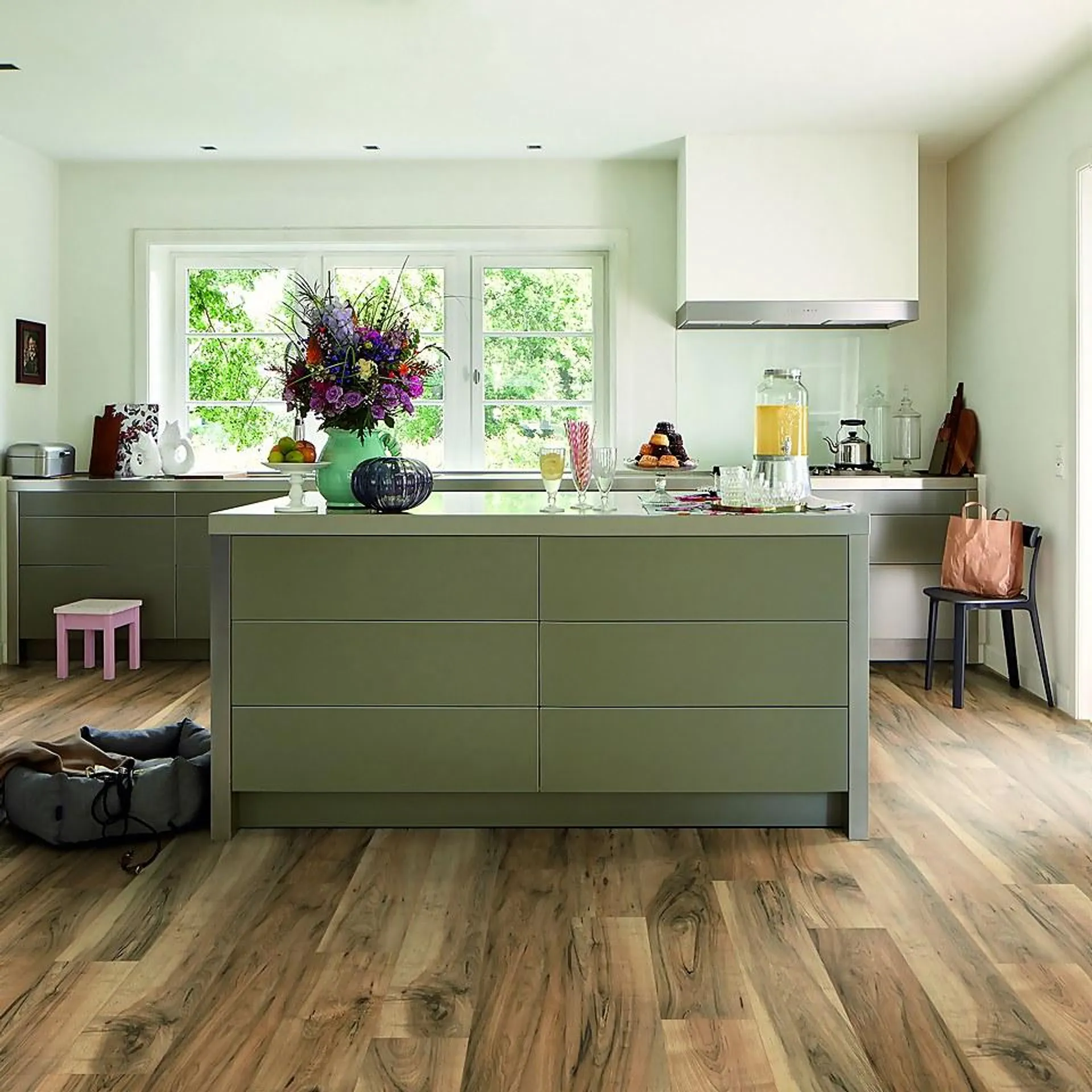 EGGER HOME Brown Perganti Walnut 8mm Aqua+ Laminate Flooring - 1.99 sqm Pack