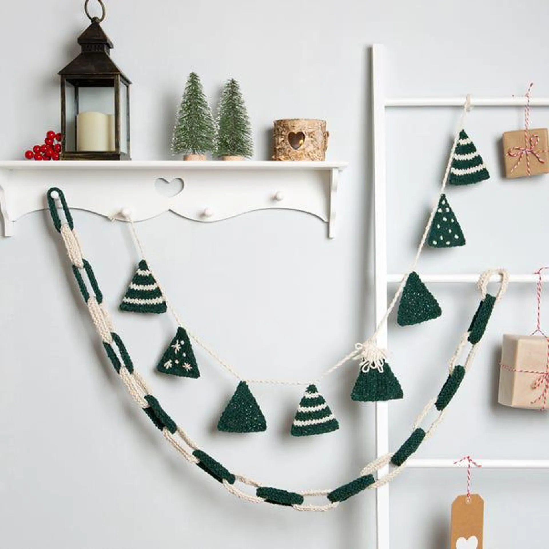 Wool Couture Christmas Tree Garland & Paper Chain Knitting Kit