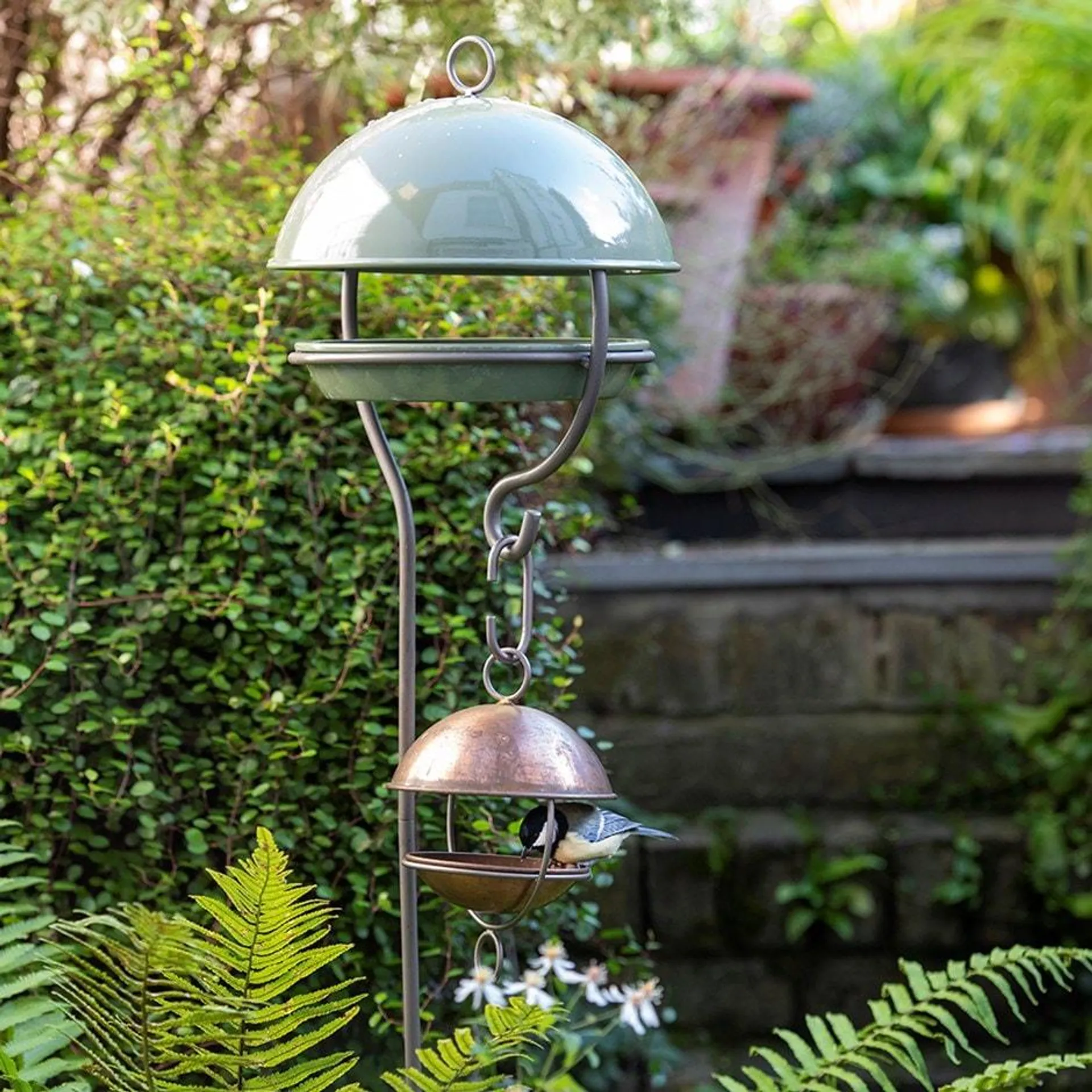 Stake bird feeding dome - Crocus green