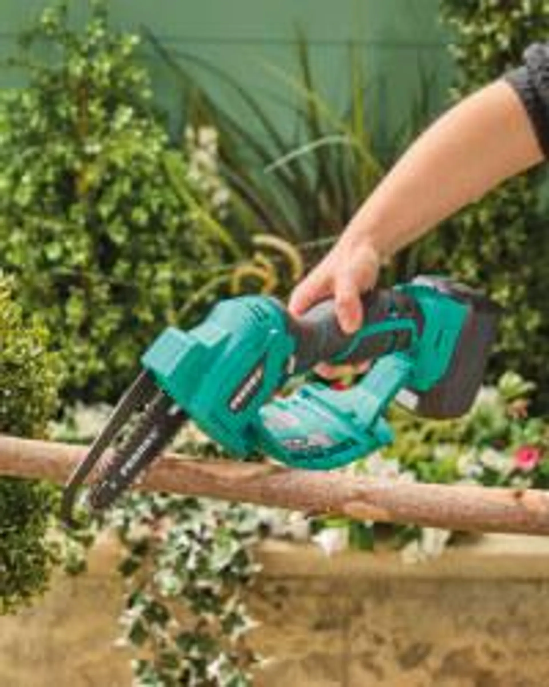20V Cordless Compact Chainsaw